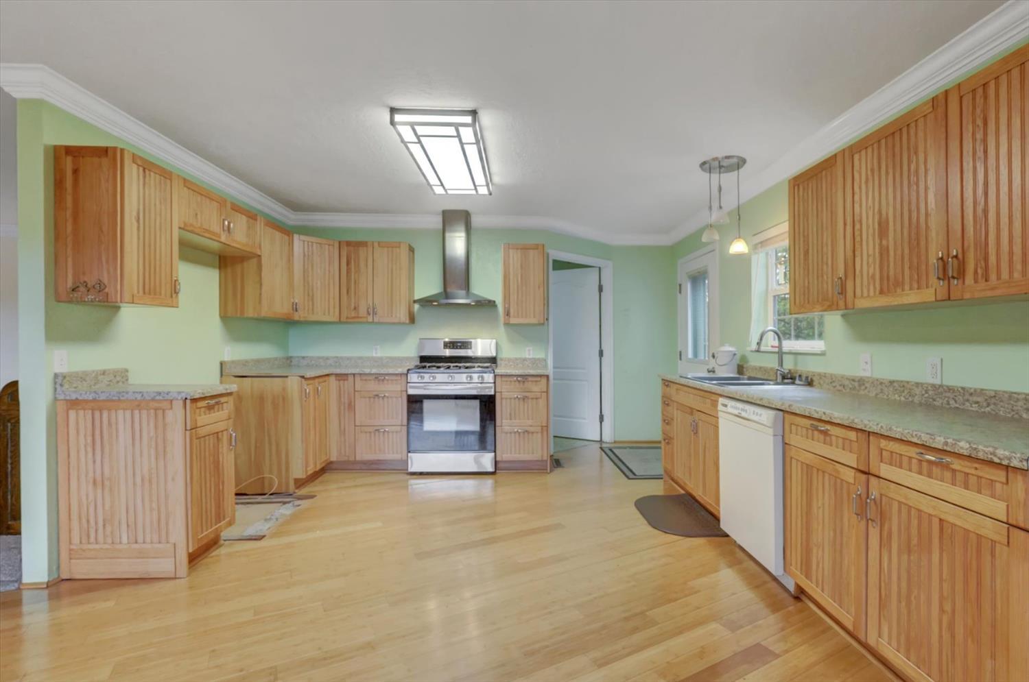 Grass Valley, California, 95949, United States, 2 Bedrooms Bedrooms, ,1 BathroomBathrooms,Residential,For Sale,1993836