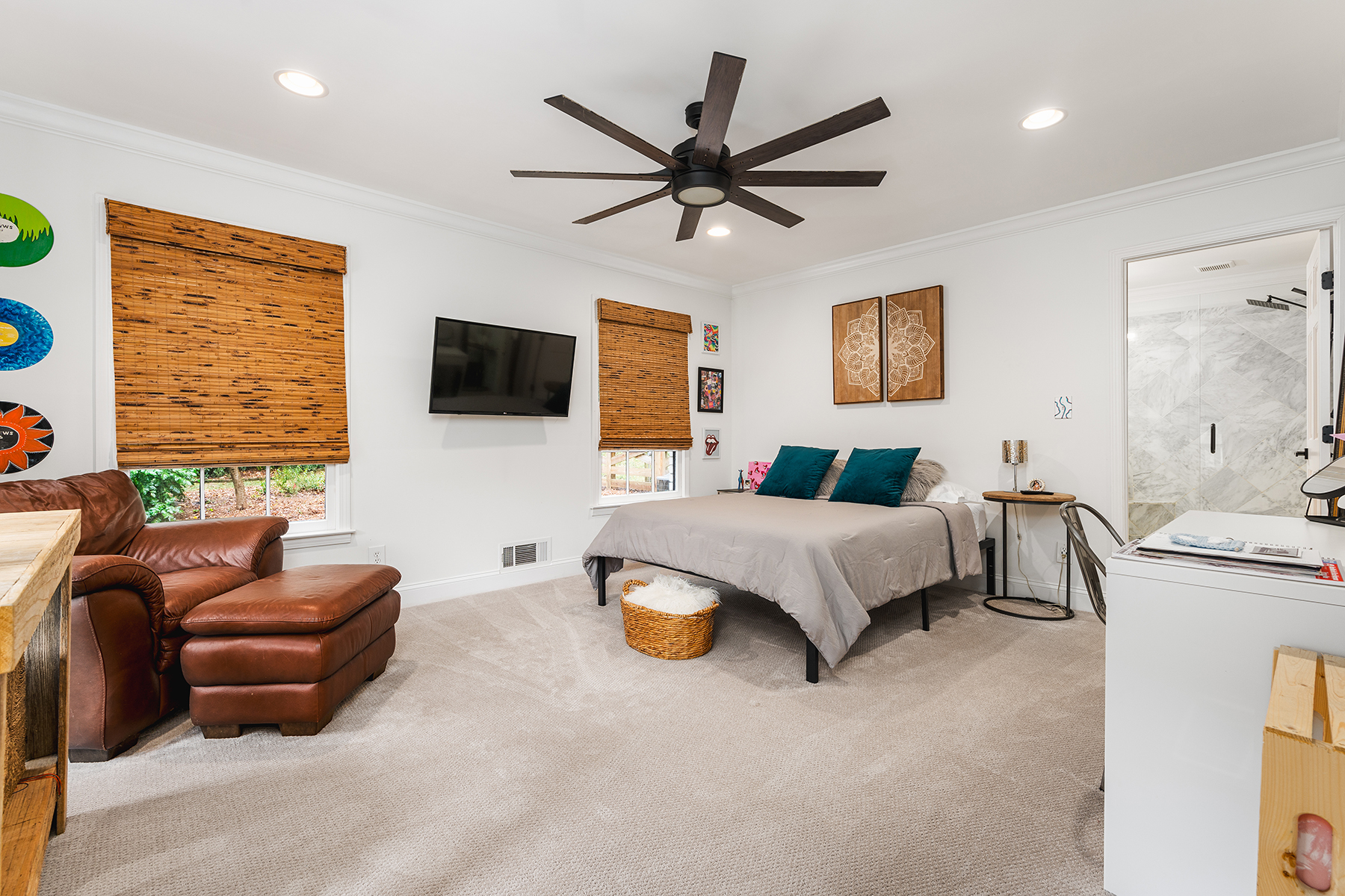  Beautifully Renovated Roswell Home Blends Contemporary Style with Classic Charm - 物件實景