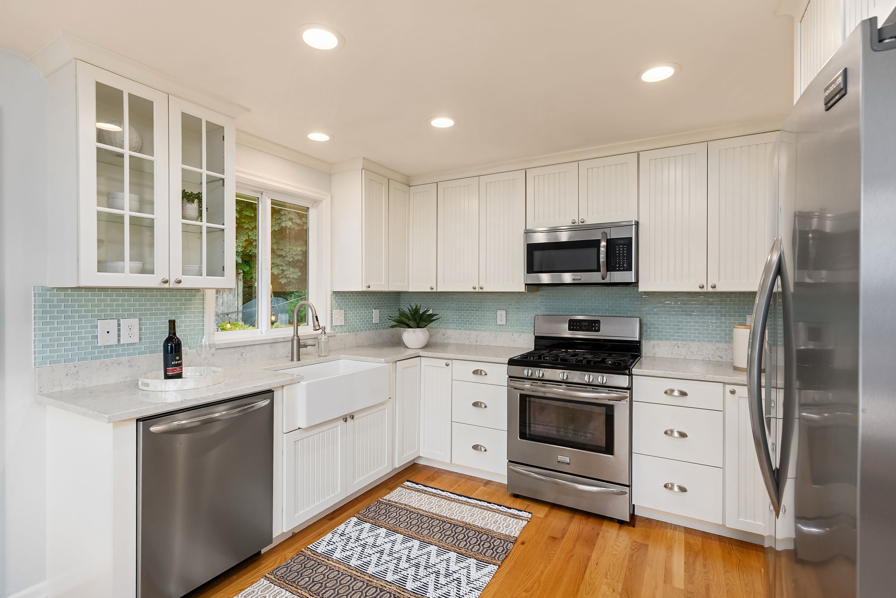  1020 NE Holm Ct, Poulsbo, WA 98370 - 物件實景