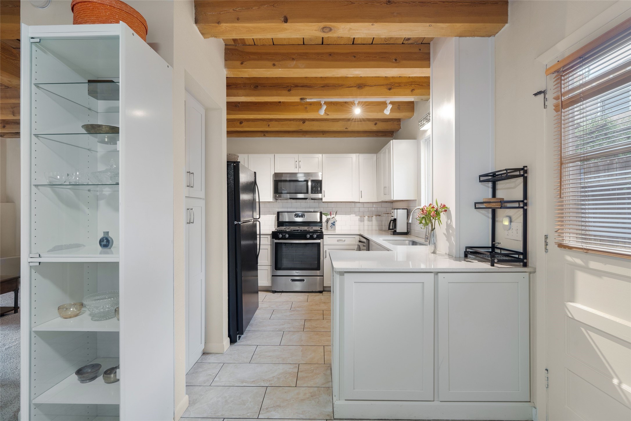  1043 Don Diego Avenue, Unit E - 物件實景