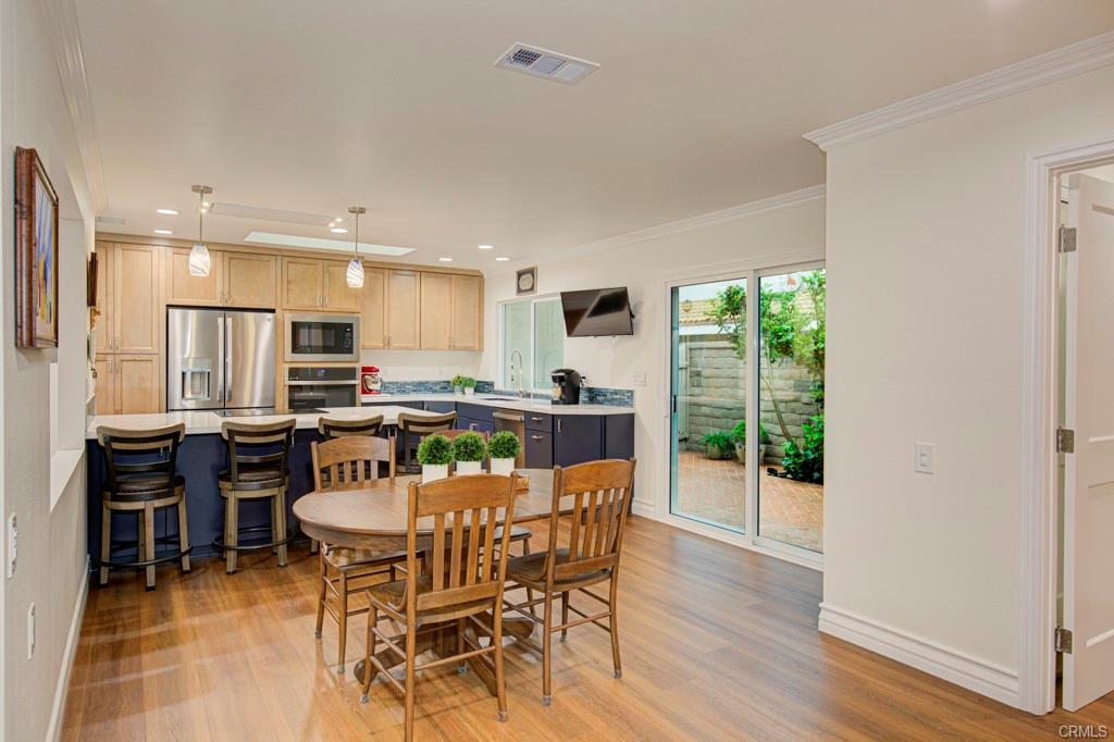 Laguna Woods, California, 92637, United States, 2 Bedrooms Bedrooms, ,Residential,For Sale,2005707