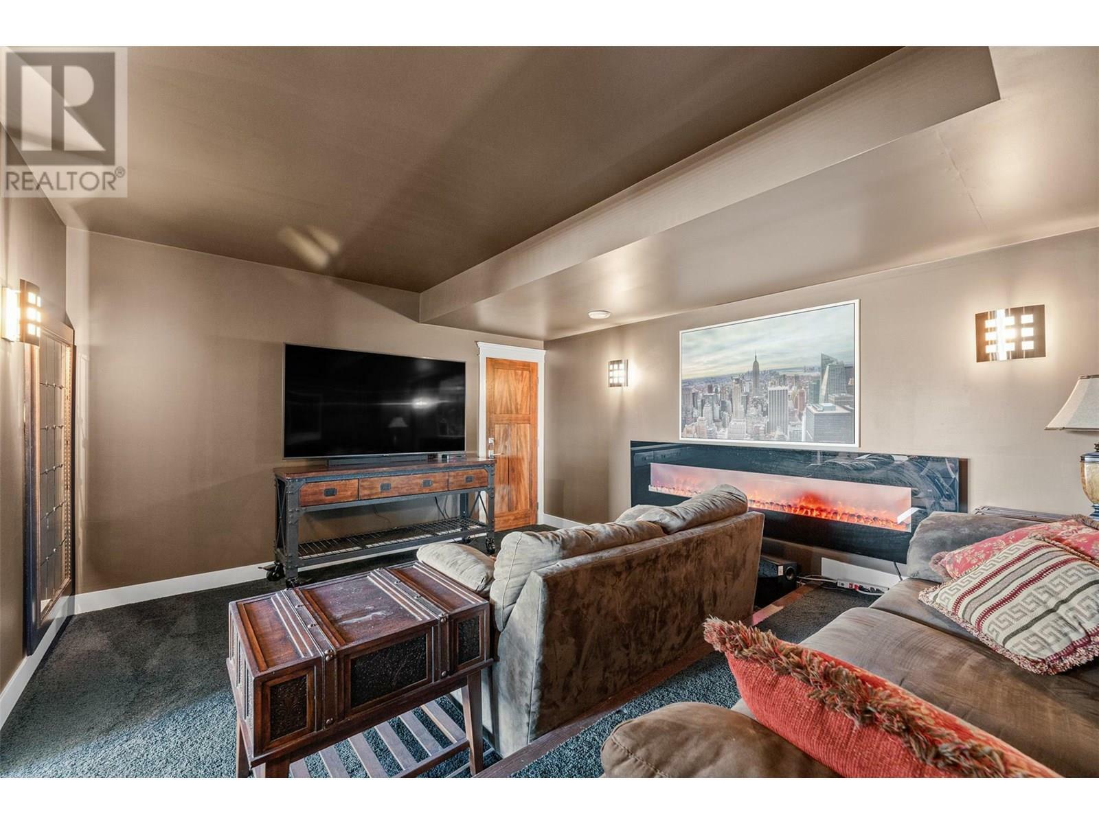 KELOWNA, British Columbia, V1V 2Z3, CA, 4 Bedrooms Bedrooms, ,2 BathroomsBathrooms,Residential,For Sale,1859444