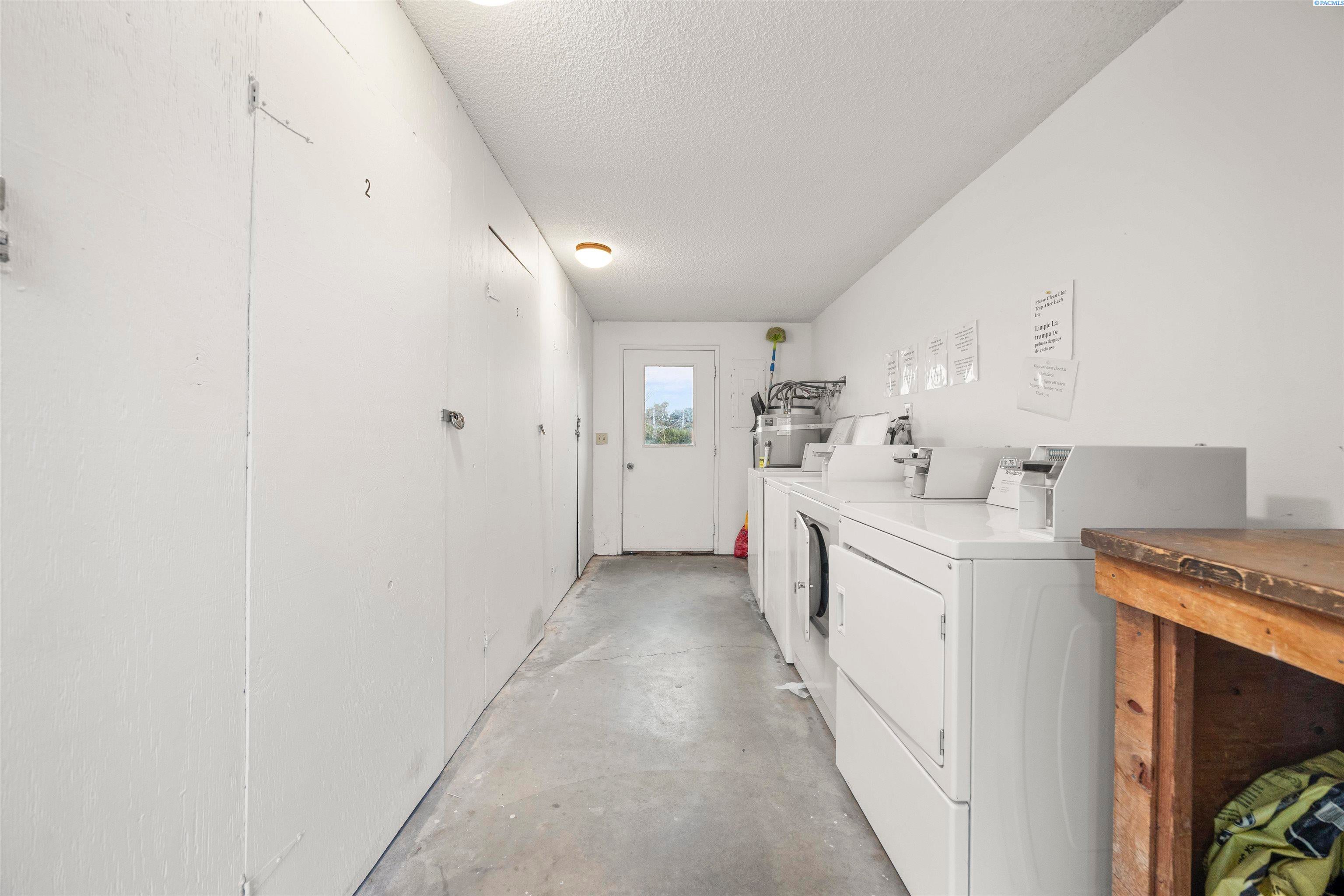 Zillah, Washington, 98953, United States, 9 Bedrooms Bedrooms, ,Residential,For Sale,2013273