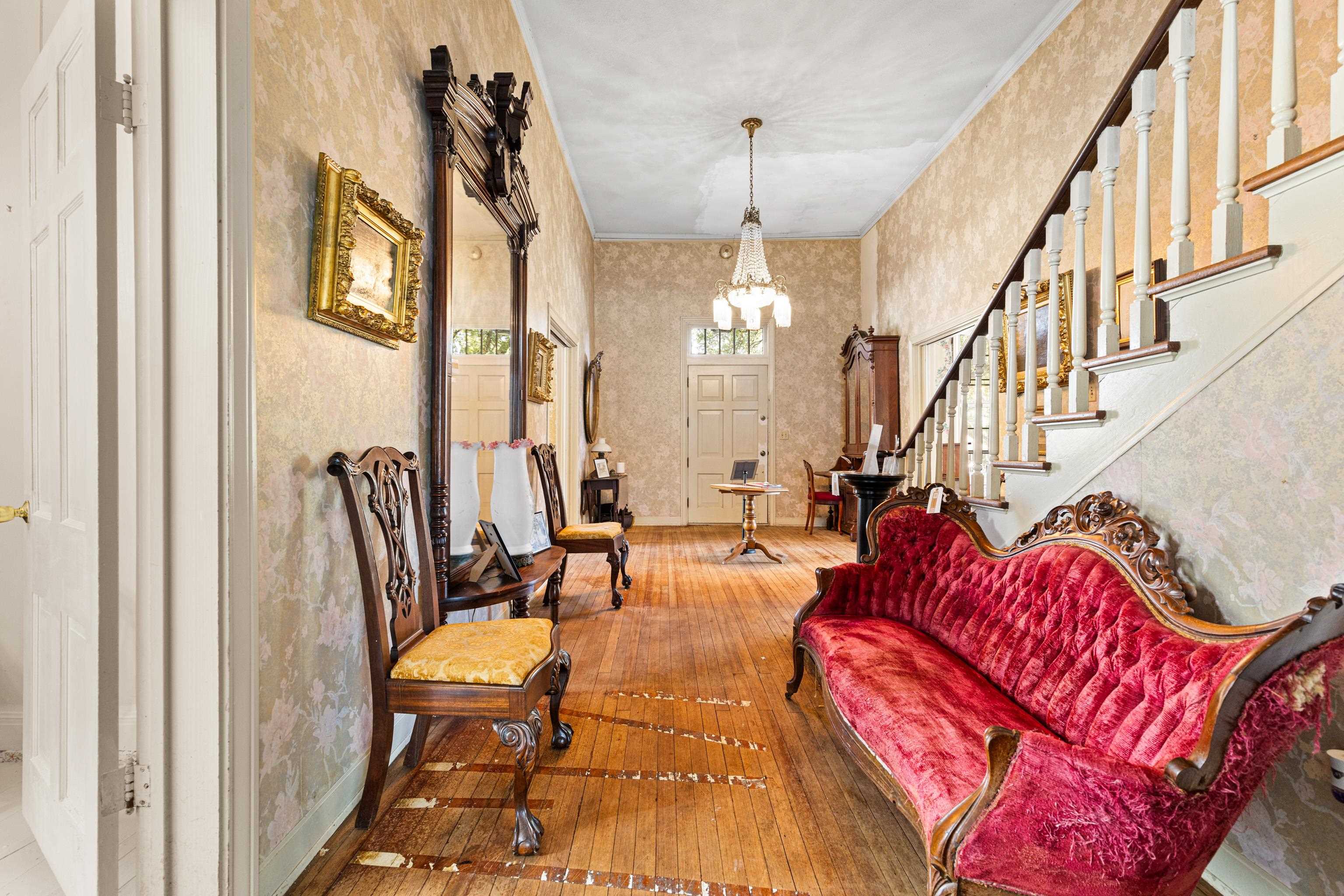 Jefferson, Texas, 75657, United States, 5 Bedrooms Bedrooms, ,5 BathroomsBathrooms,Residential,For Sale,1978271