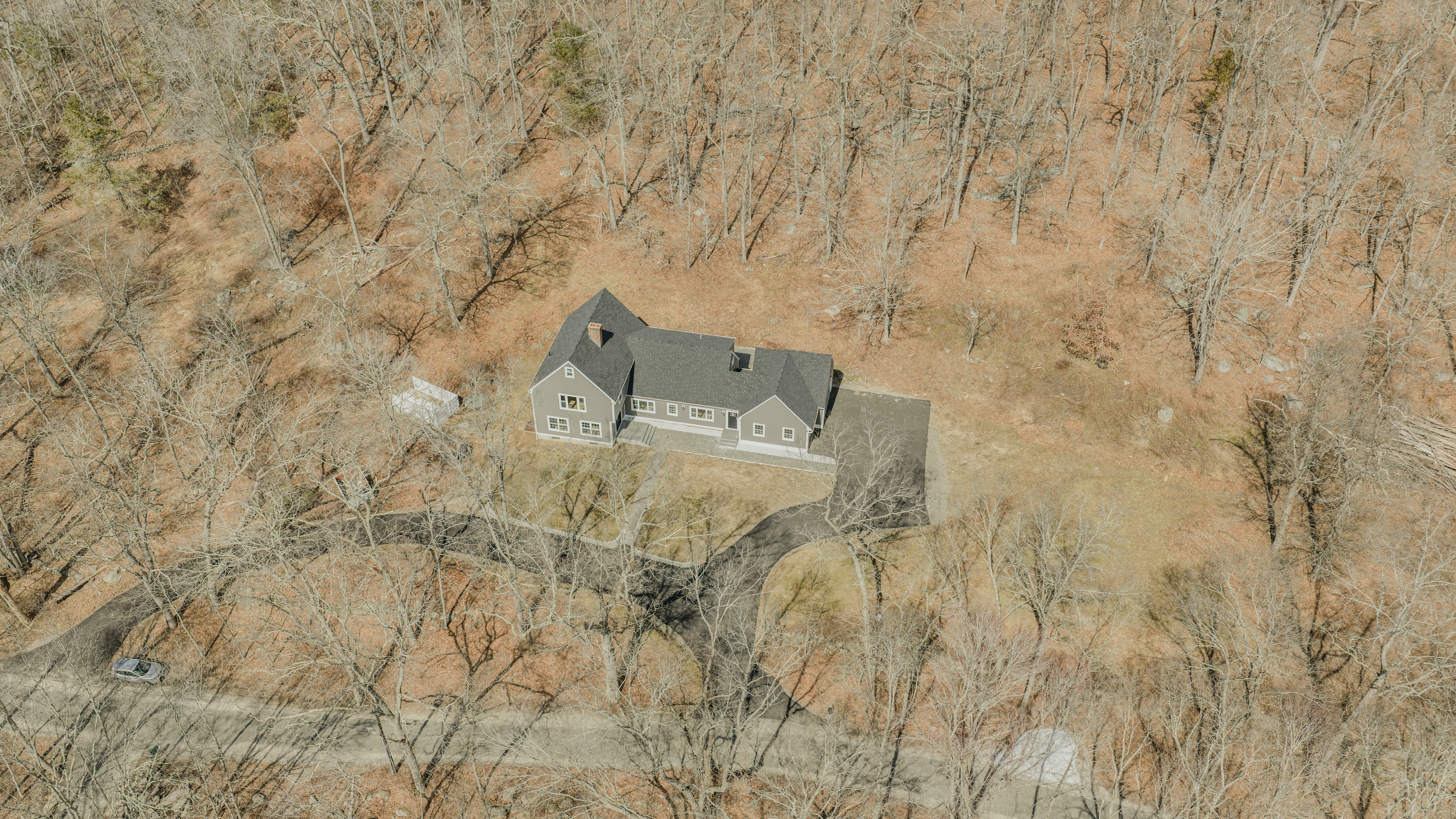  Beautiful and Spacious Colonial Home on 2.55 Acres - 物件實景