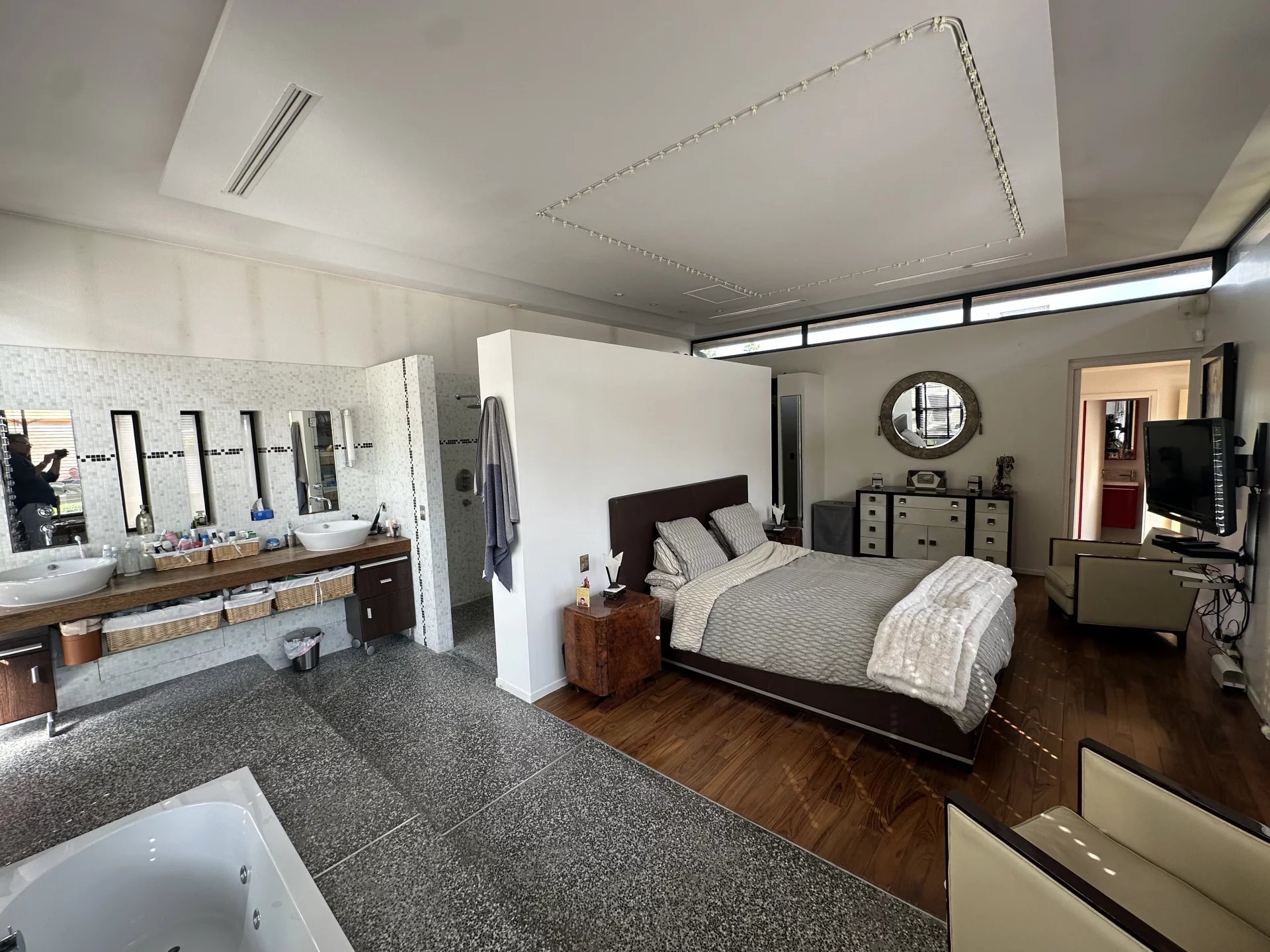 Le Pecq, Île-de-France, 78230, FR, 5 Bedrooms Bedrooms, ,Residential,For Sale,1994404