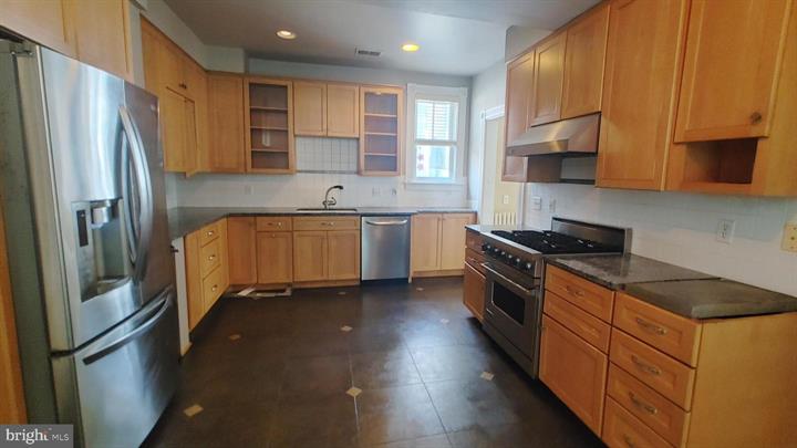 Annapolis, Maryland, 214010, United States, 3 Bedrooms Bedrooms, ,Residential,For Sale,1974284