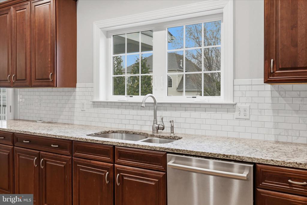 Winchester, Virginia, 22602, United States, 6 Bedrooms Bedrooms, ,5 BathroomsBathrooms,Residential,For Sale,2032756
