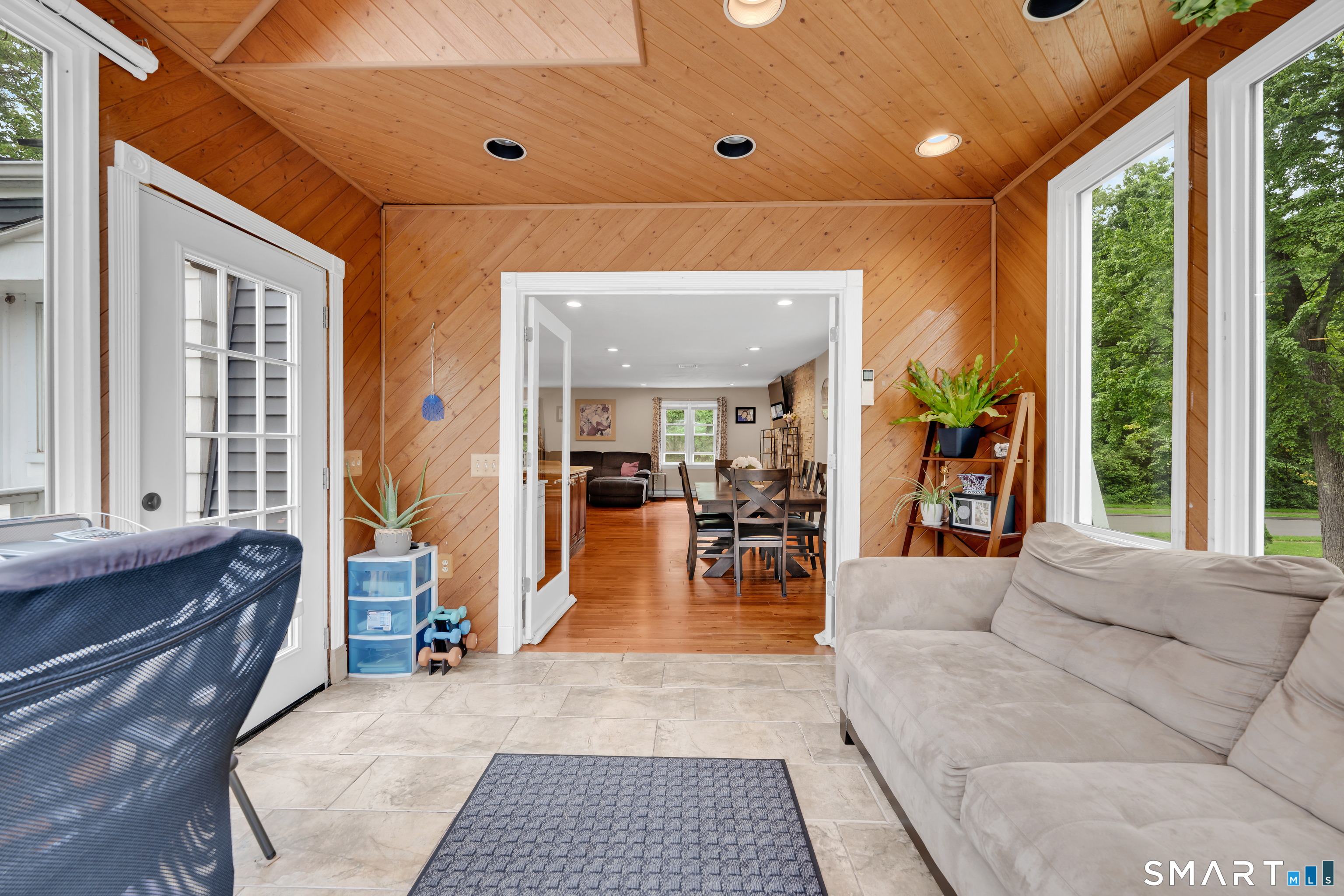 Southington, Connecticut, 06489, United States, 4 Bedrooms Bedrooms, ,3 BathroomsBathrooms,Residential,For Sale,2048016