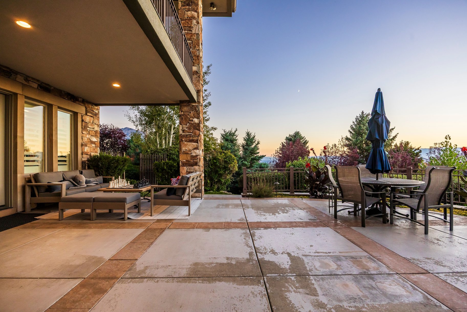  Timeless East Bench Craftsman Estate with Gated Entry, Expansive Light and Views - 物件實景