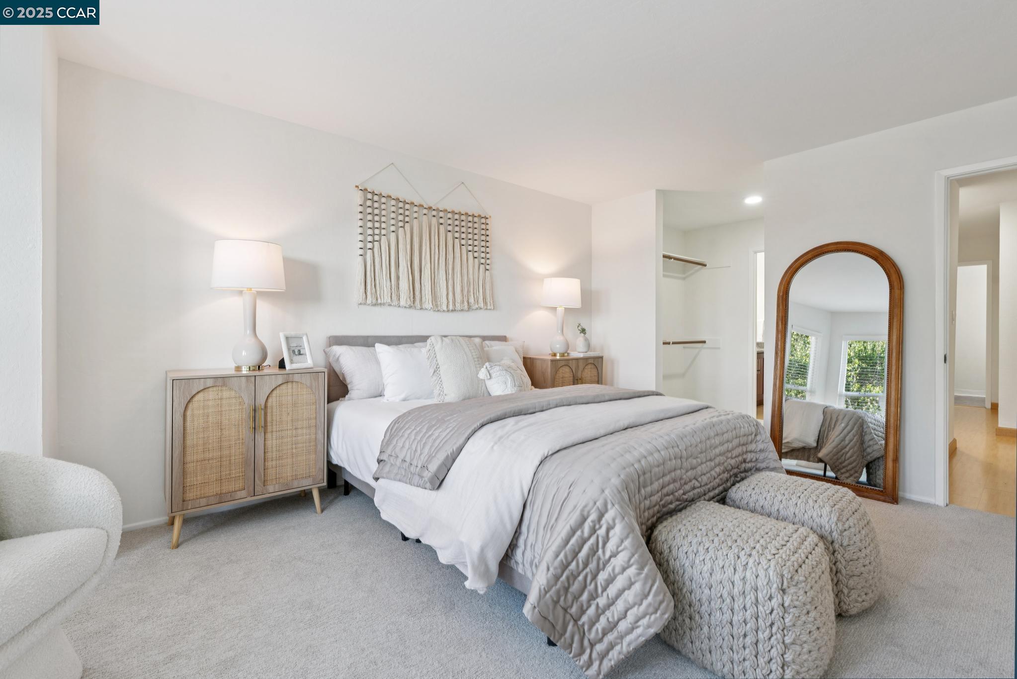 Oakland, California, 94610, United States, 2 Bedrooms Bedrooms, ,2 BathroomsBathrooms,Residential,For Sale,1984718