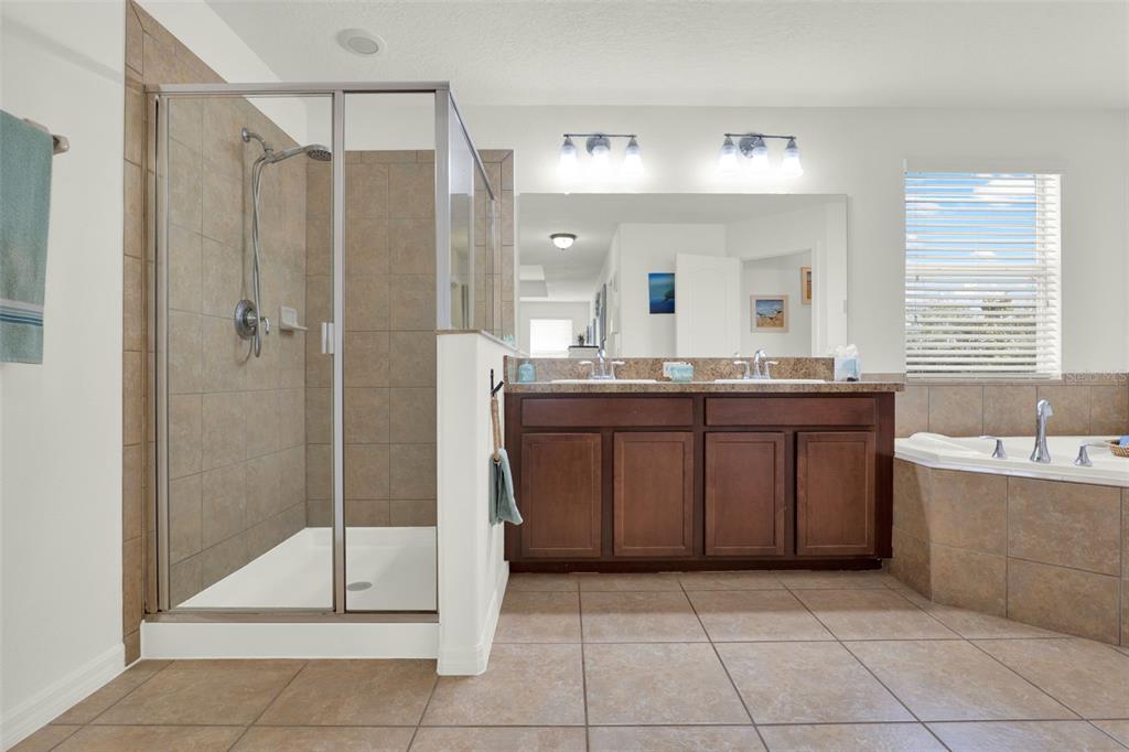 Winter Garden, Florida, 34787, United States, 6 Bedrooms Bedrooms, ,3 BathroomsBathrooms,Residential,For Sale,1907719