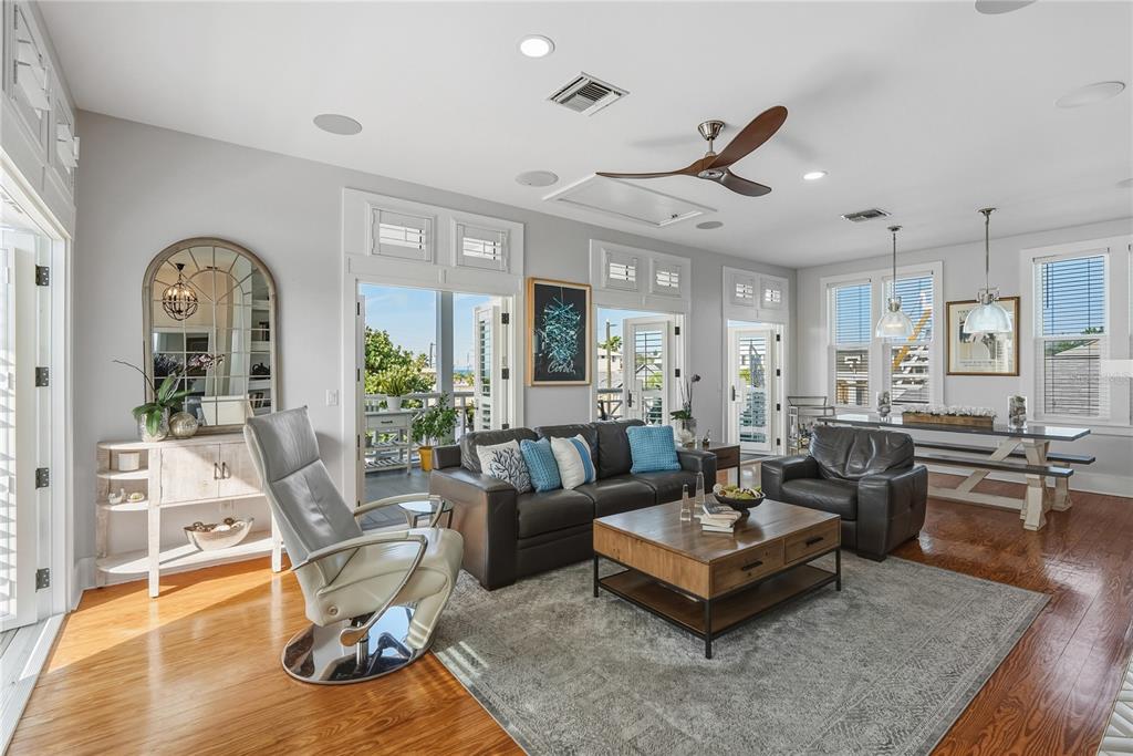 Treasure Island, Florida, 33706, United States, 3 Bedrooms Bedrooms, ,4 BathroomsBathrooms,Residential,For Sale,2003283