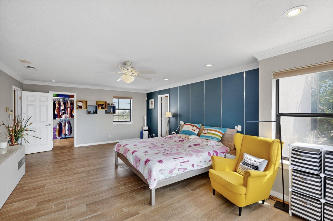 Albuquerque, New Mexico, 87122, United States, 5 Bedrooms Bedrooms, ,5 BathroomsBathrooms,Residential,For Sale,1933221