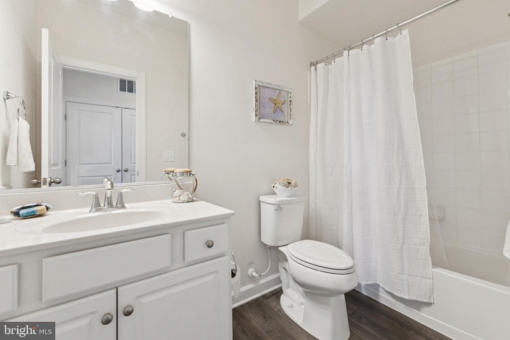 Alexandria, Virginia, 22306, United States, 3 Bedrooms Bedrooms, ,4 BathroomsBathrooms,Residential,For Sale,2019701