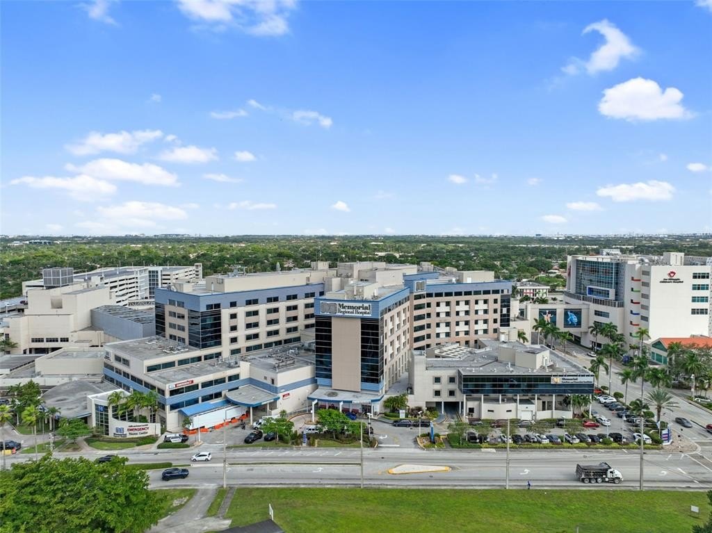 Hollywood, Florida, 33021, United States, 2 Bedrooms Bedrooms, ,1 BathroomBathrooms,Residential,For Sale,1982688