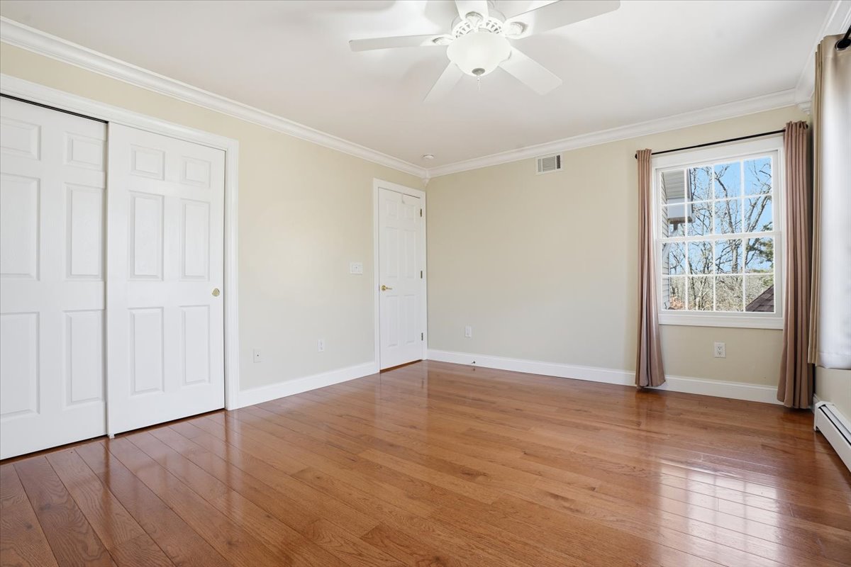 Milford, Pennsylvania, 18337, United States, 4 Bedrooms Bedrooms, ,3 BathroomsBathrooms,Residential,For Sale,2013781