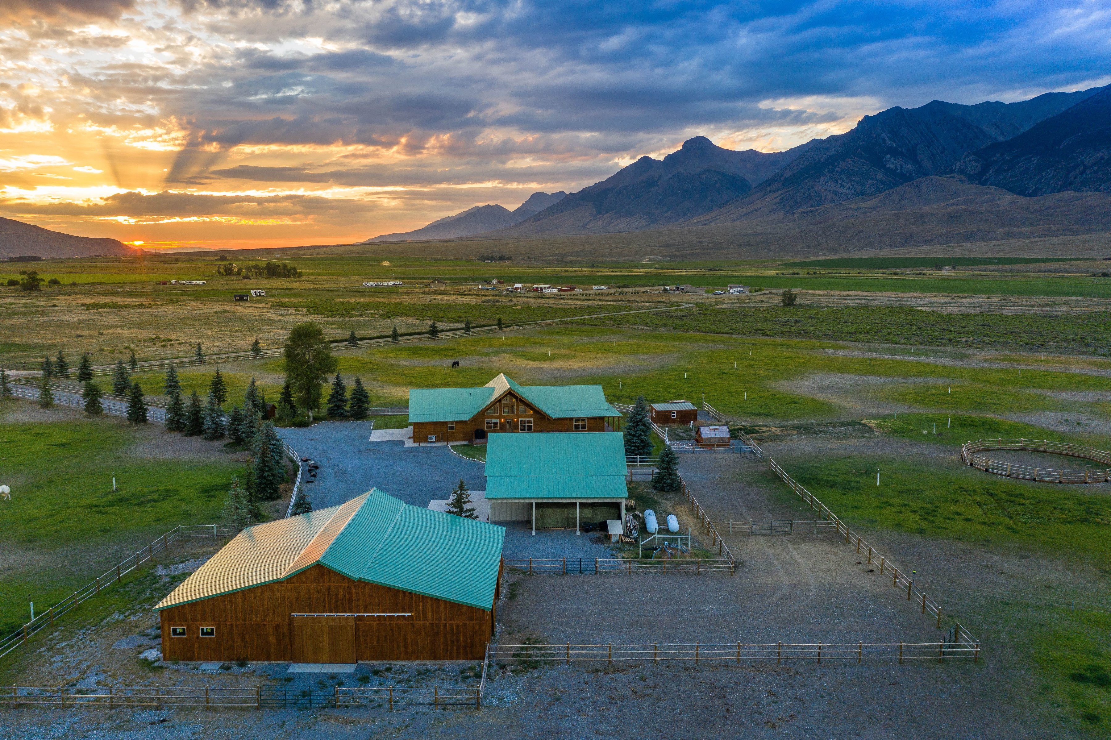  Equestrian Estate at the Base of Mt. Borah - 物件實景