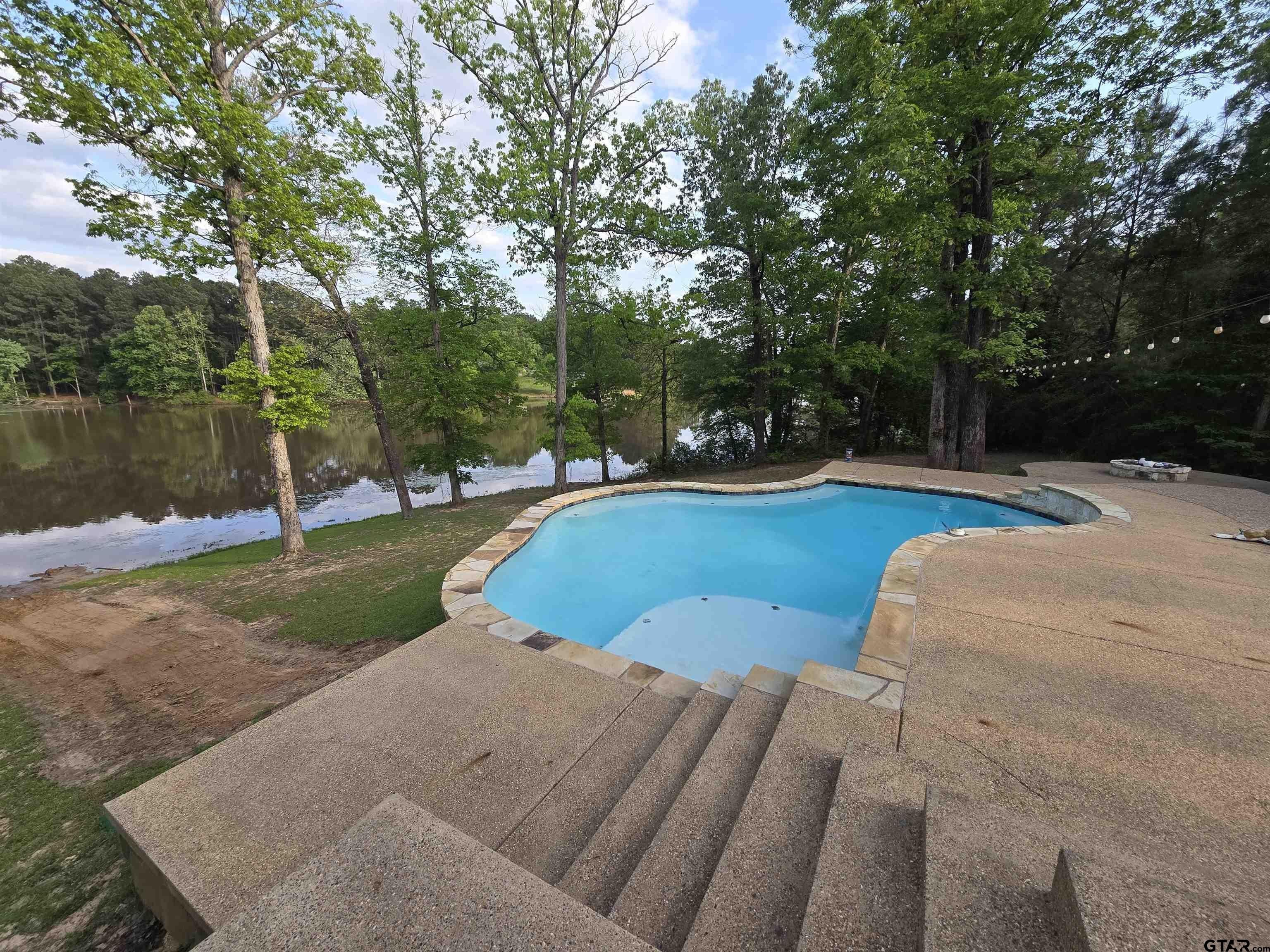 Hughes Springs, Texas, 75656, United States, 4 Bedrooms Bedrooms, ,3 BathroomsBathrooms,Residential,For Sale,1974783