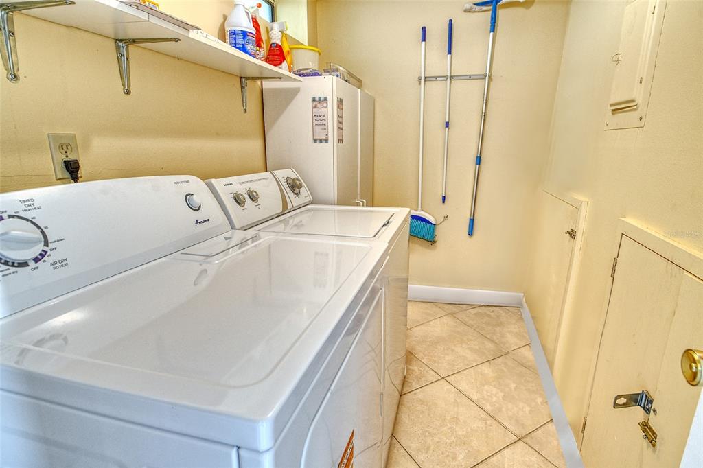 Sarasota, Florida, 34242, United States, 2 Bedrooms Bedrooms, ,3 BathroomsBathrooms,Residential,For Sale,1999014