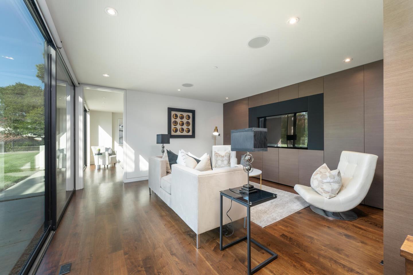 Hillsborough, California, 94010, United States, 4 Bedrooms Bedrooms, ,4 BathroomsBathrooms,Residential,For Sale,1940543