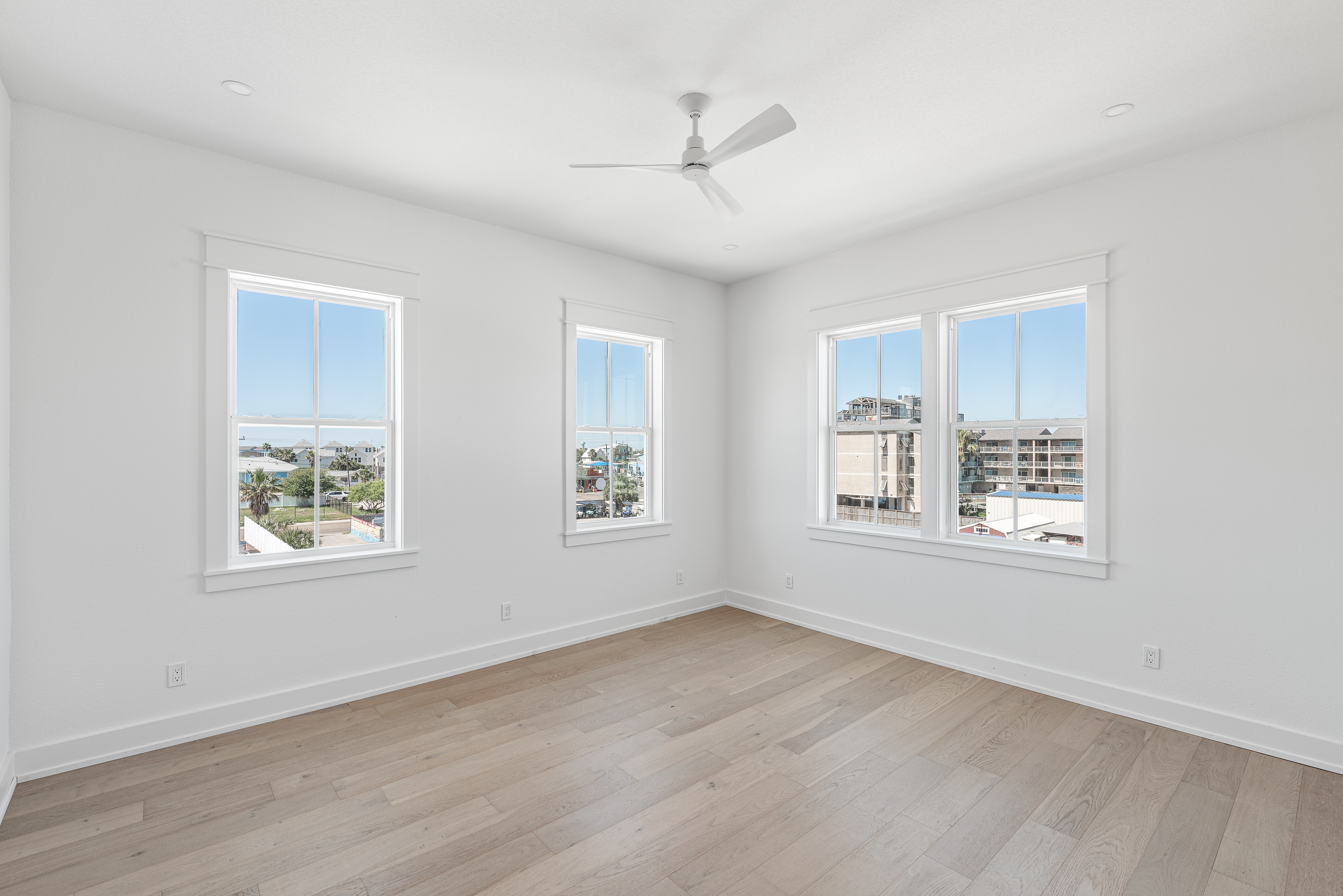  Unique Waterfront Residence - 物件實景