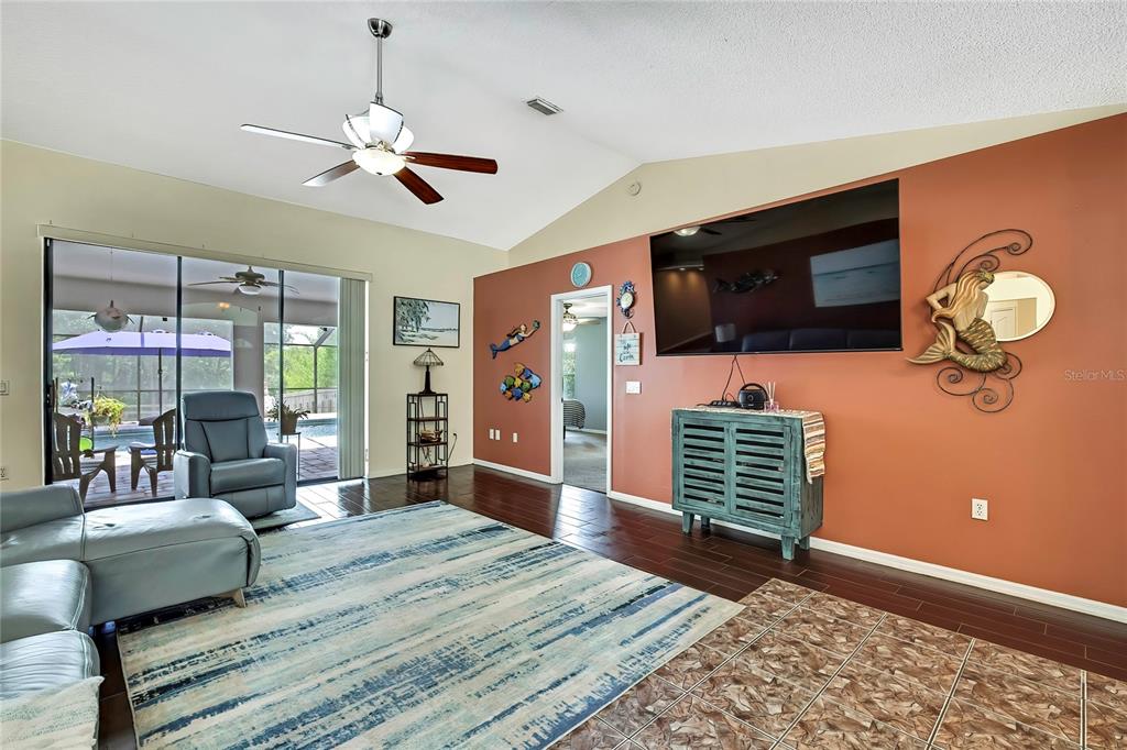 Dunnellon, Florida, 34434, United States, 3 Bedrooms Bedrooms, ,2 BathroomsBathrooms,Residential,For Sale,1921059