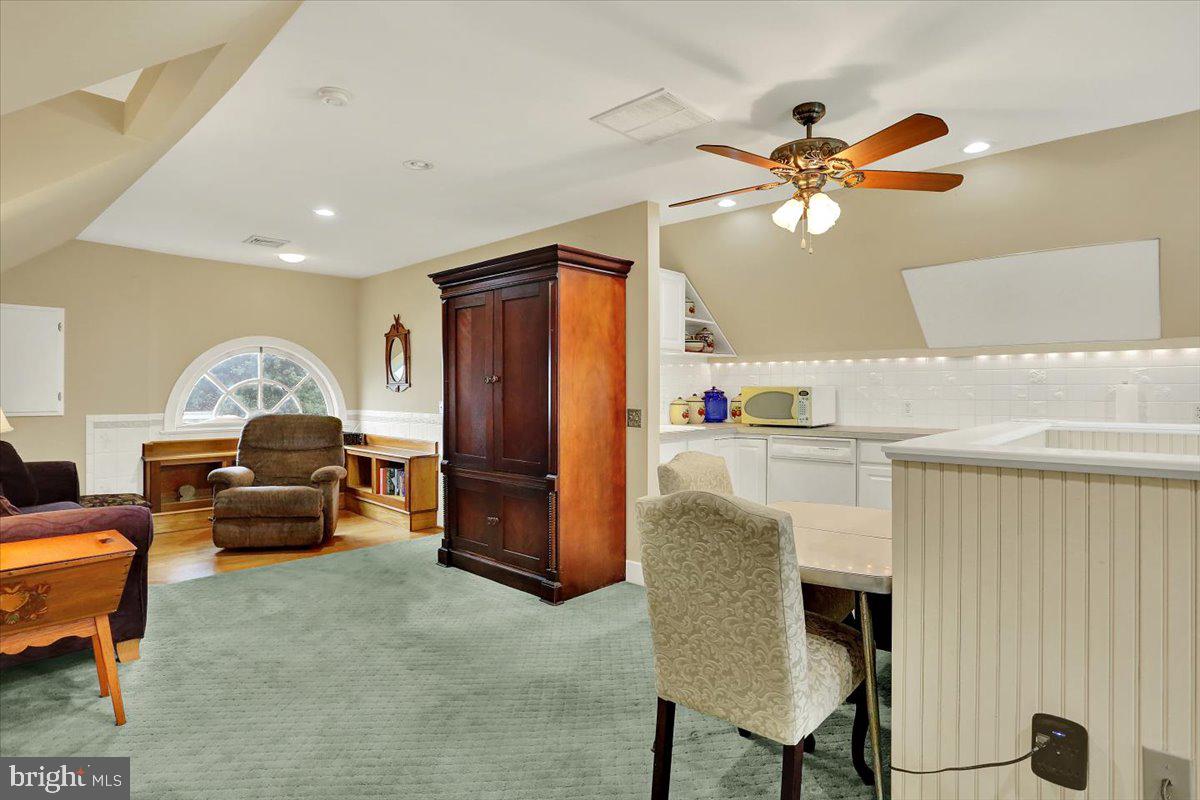 Manheim, Pennsylvania, 17545, United States, 6 Bedrooms Bedrooms, ,8 BathroomsBathrooms,Residential,For Sale,1896454