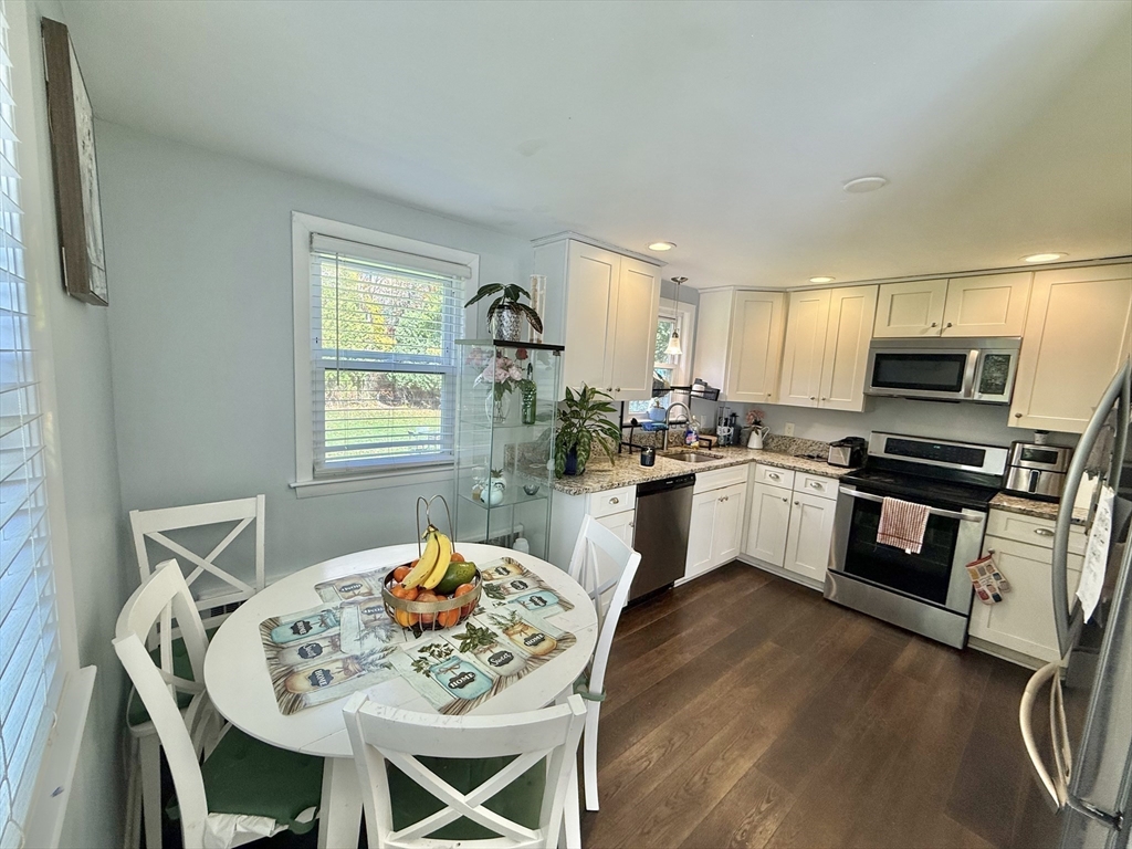 Stoughton, Massachusetts, 02072, United States, 3 Bedrooms Bedrooms, ,1 BathroomBathrooms,Residential,For Sale,1978457