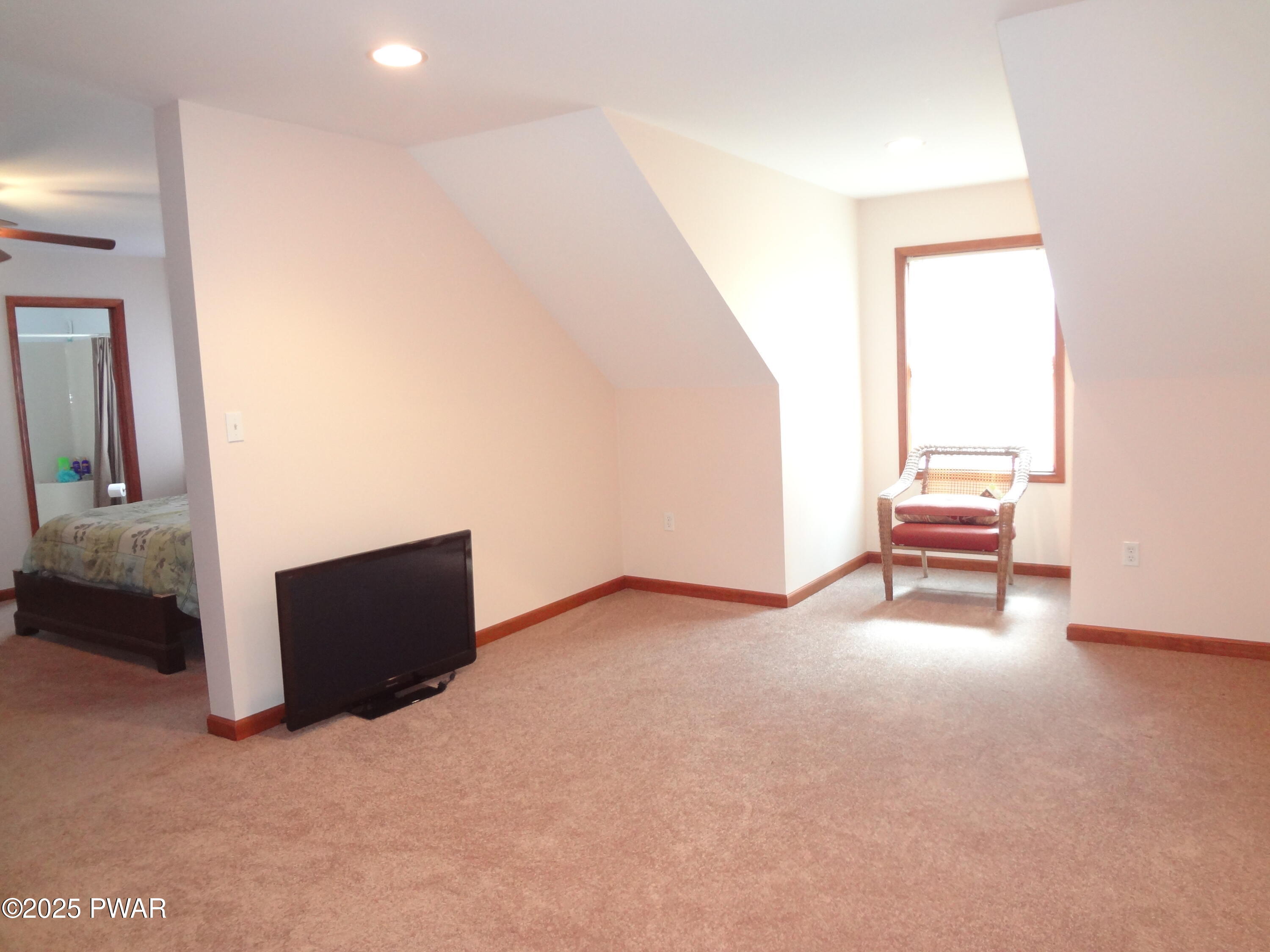 Hawley, Pennsylvania, 18428, United States, 4 Bedrooms Bedrooms, ,3 BathroomsBathrooms,Residential,For Sale,1983271