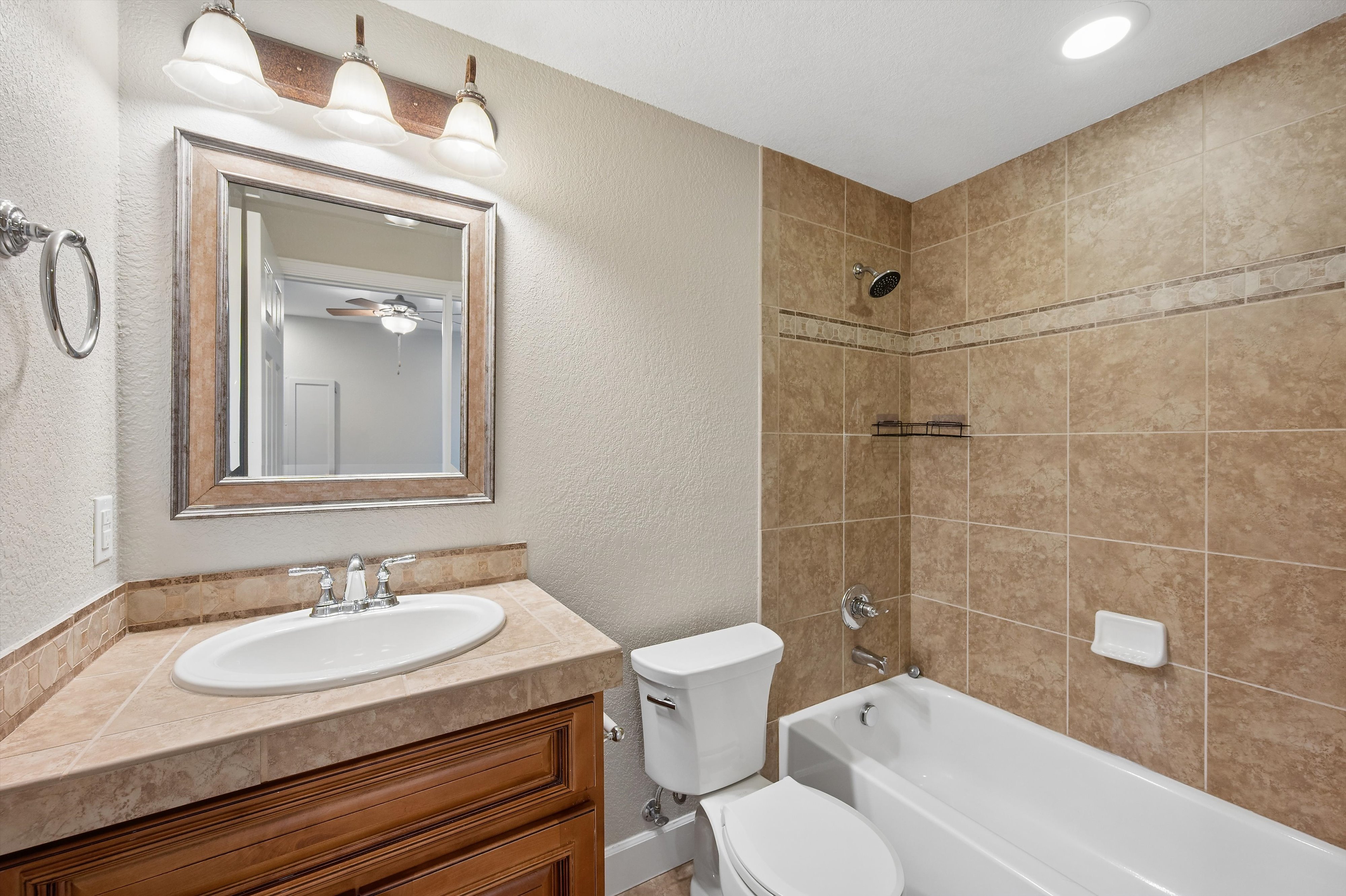  Charming Townhome In Sought After Central Park Location - 物件實景