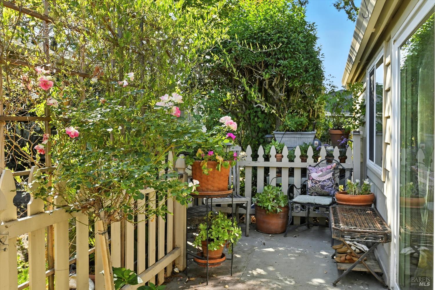 Santa Rosa, California, 95409, United States, 2 Bedrooms Bedrooms, ,2 BathroomsBathrooms,Residential,For Sale,1940455