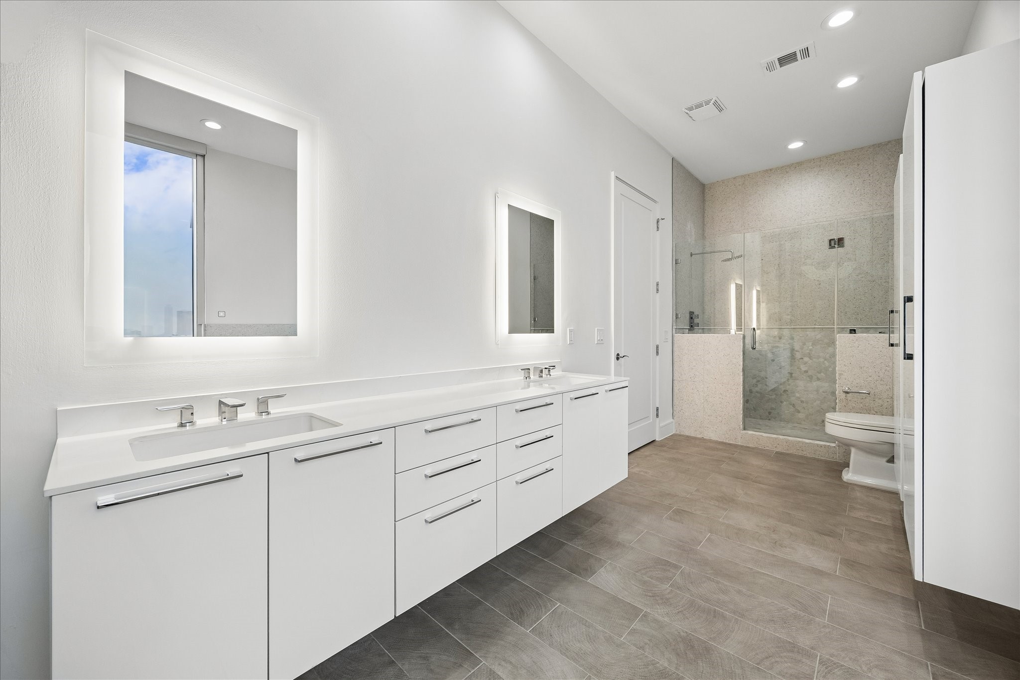  2727 Kirby Drive #11D - 物件實景