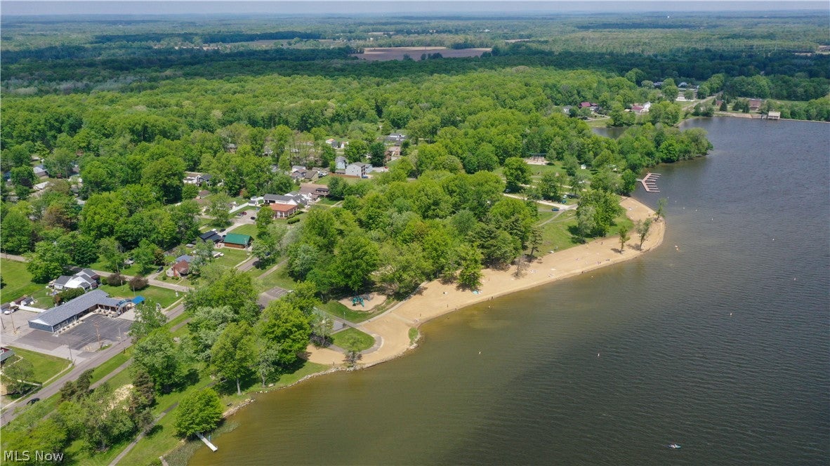 Lake Milton, Ohio, 44429, United States, 3 Bedrooms Bedrooms, ,3 BathroomsBathrooms,Residential,For Sale,2024644