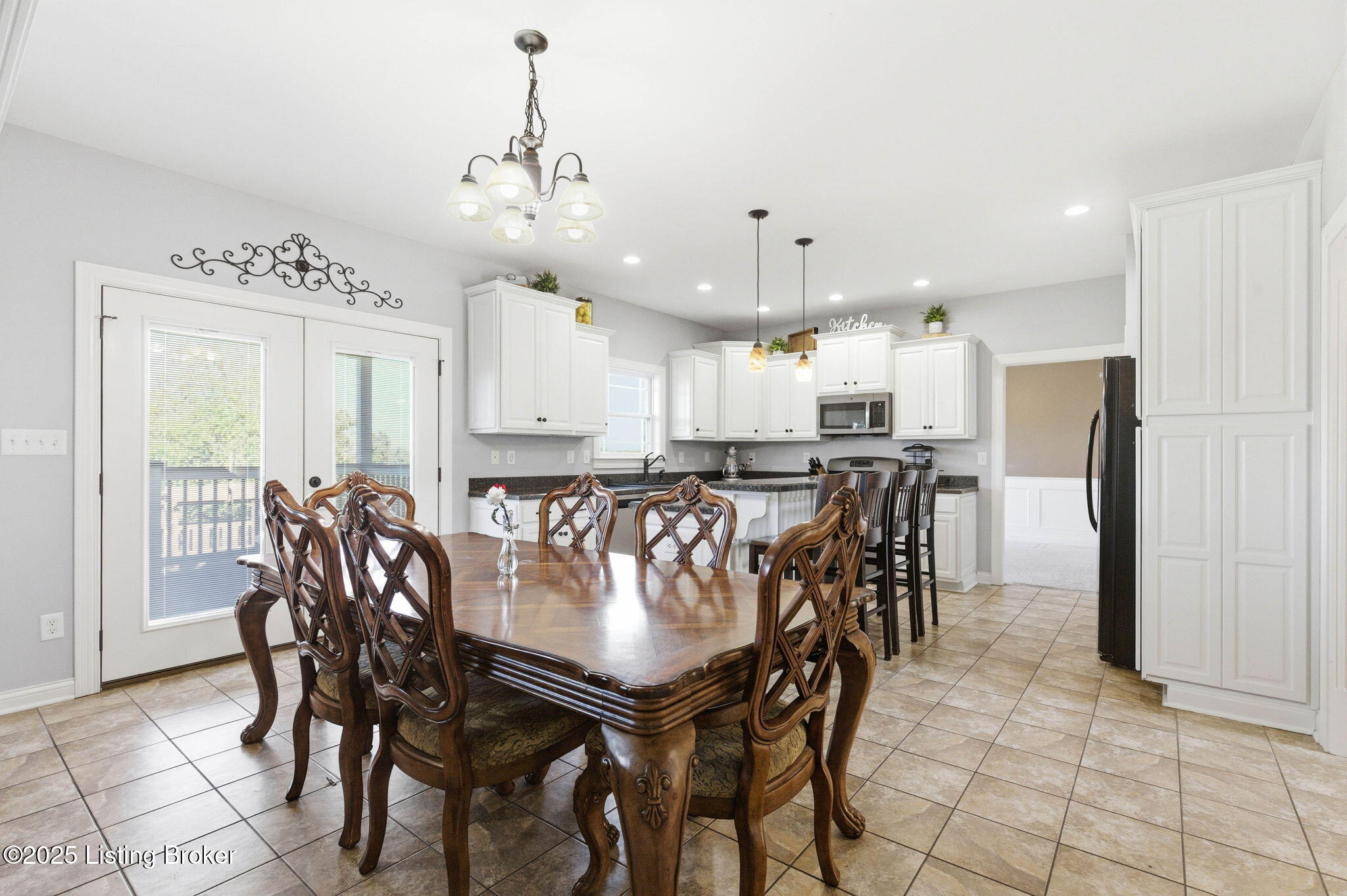 La Grange, Kentucky, 40031, United States, 5 Bedrooms Bedrooms, ,4 BathroomsBathrooms,Residential,For Sale,1971685