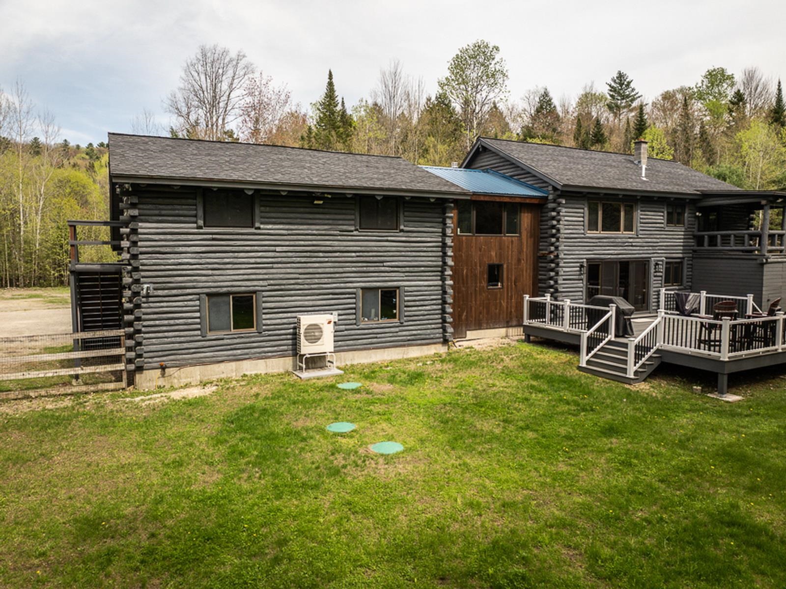 Littleton, New Hampshire, 03561, United States, 5 Bedrooms Bedrooms, ,2 BathroomsBathrooms,Residential,For Sale,1820898