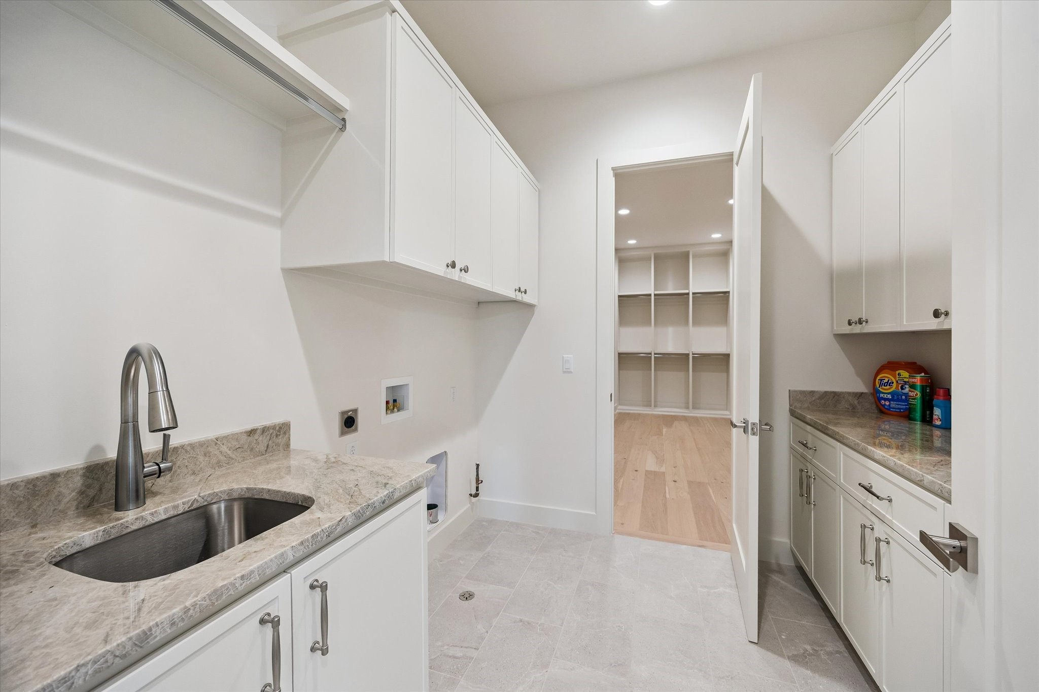  2203 Cheshire Lane - 物件實景