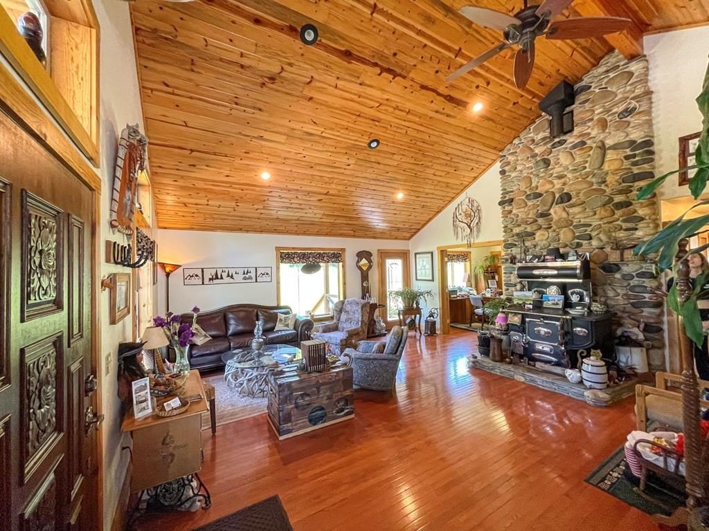 Kamiah, Idaho, 83536, United States, 3 Bedrooms Bedrooms, ,2 BathroomsBathrooms,Residential,For Sale,1765427