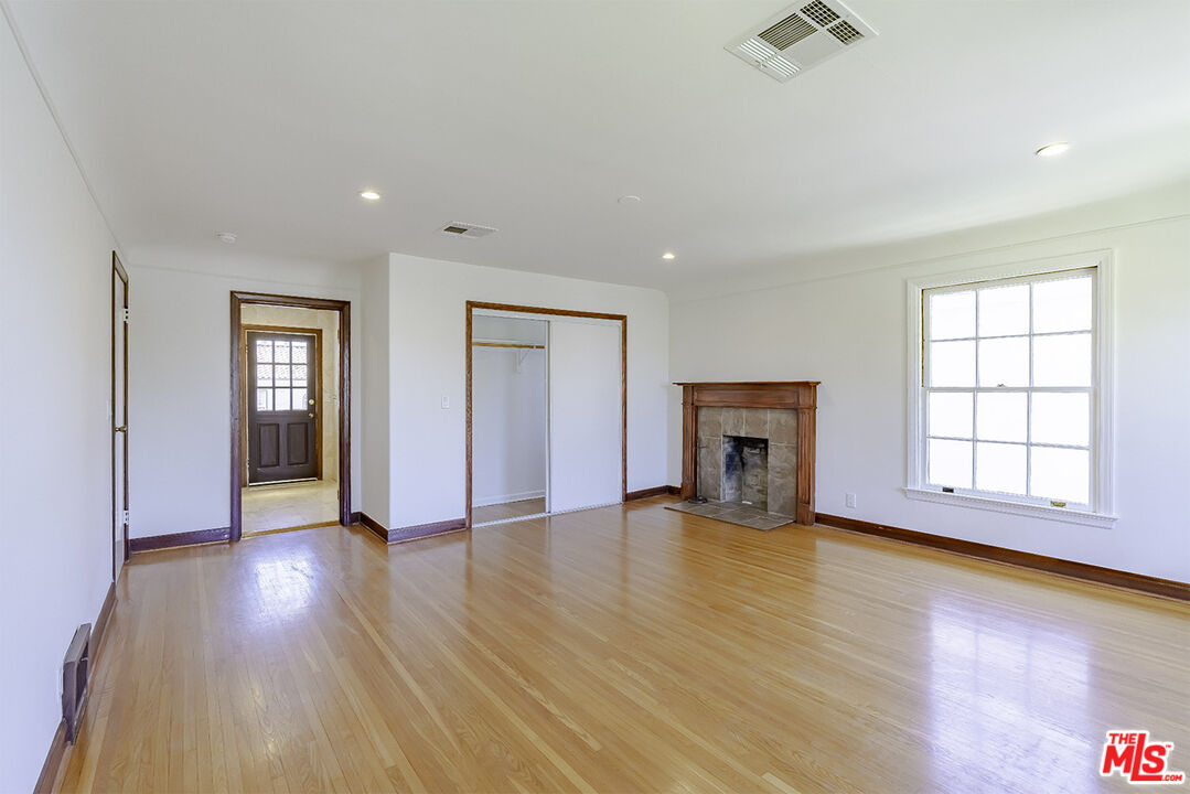 1232 Westchester Pl, Los Angeles, California, 90019, United States, 5 Bedrooms Bedrooms, ,5 BathroomsBathrooms,Residential,For Sale,1232 Westchester Pl,1662622