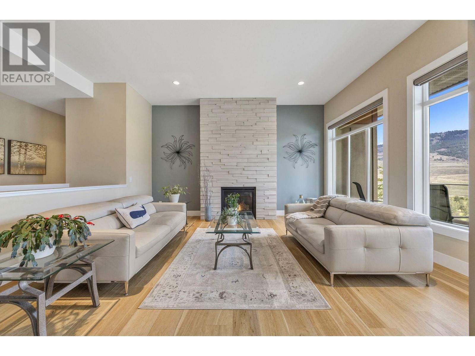 KELOWNA, British Columbia, V1P 1T1, CA, 4 Bedrooms Bedrooms, ,3 BathroomsBathrooms,Residential,For Sale,1837961