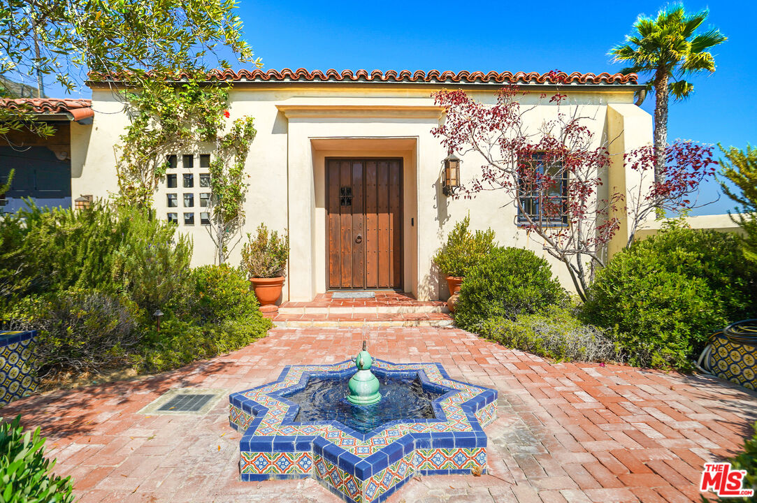 Malibu, California, 90265, United States, 3 Bedrooms Bedrooms, ,4 BathroomsBathrooms,Residential,For Sale,1846867