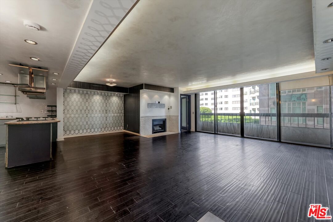 Los Angeles, California, 90024, United States, 2 Bedrooms Bedrooms, ,1 BathroomBathrooms,Residential,For Sale,1939322