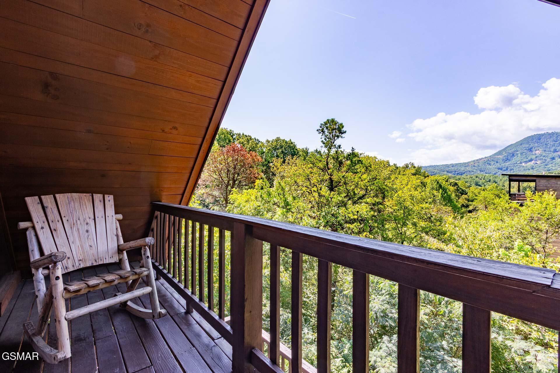 Sevierville, Tennessee, 37876, United States, 2 Bedrooms Bedrooms, ,3 BathroomsBathrooms,Residential,For Sale,1977438