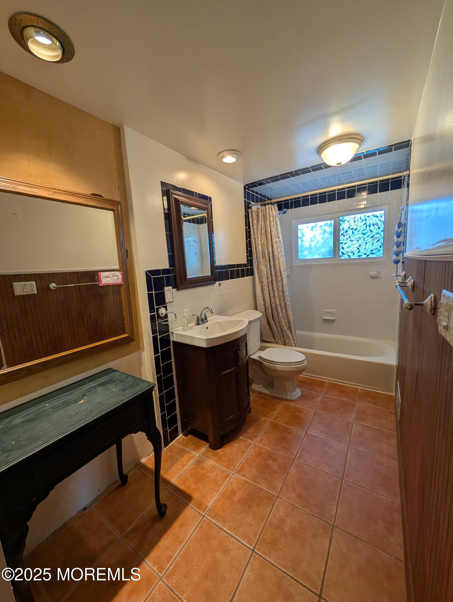 Old Bridge, New Jersey, 08857, United States, 3 Bedrooms Bedrooms, ,2 BathroomsBathrooms,Residential,For Sale,1991891