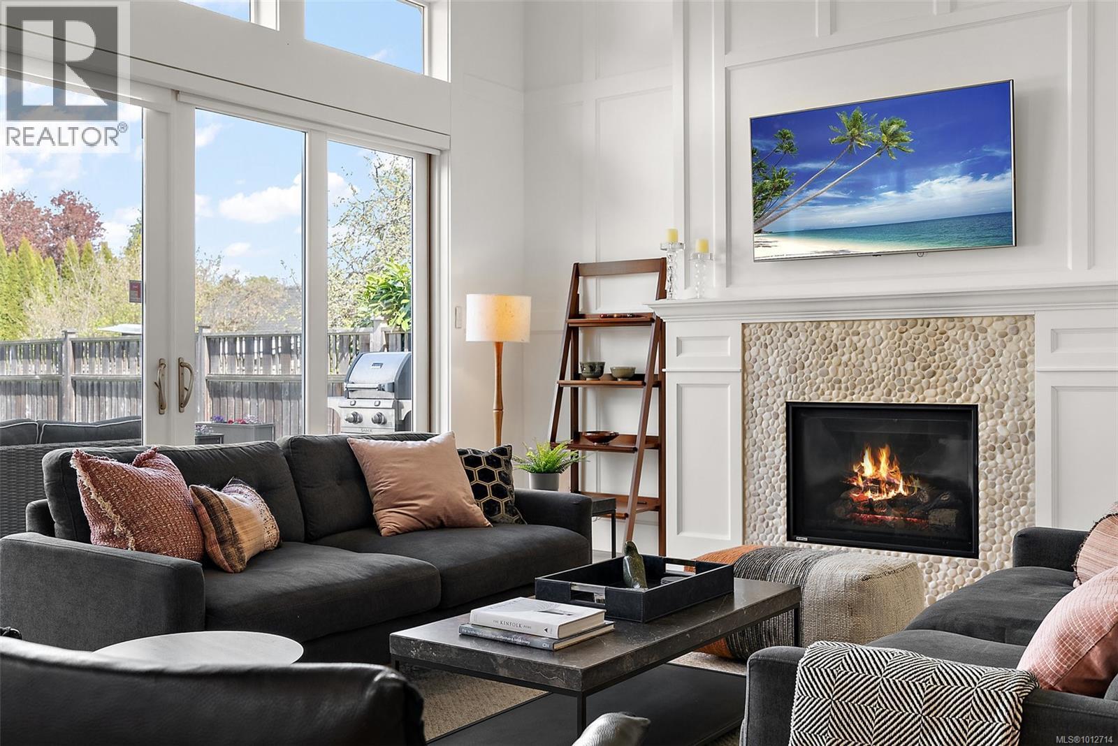 OAK BAY, British Columbia, V8S 2W2, CA, 3 Bedrooms Bedrooms, ,3 BathroomsBathrooms,Residential,For Sale,1949531