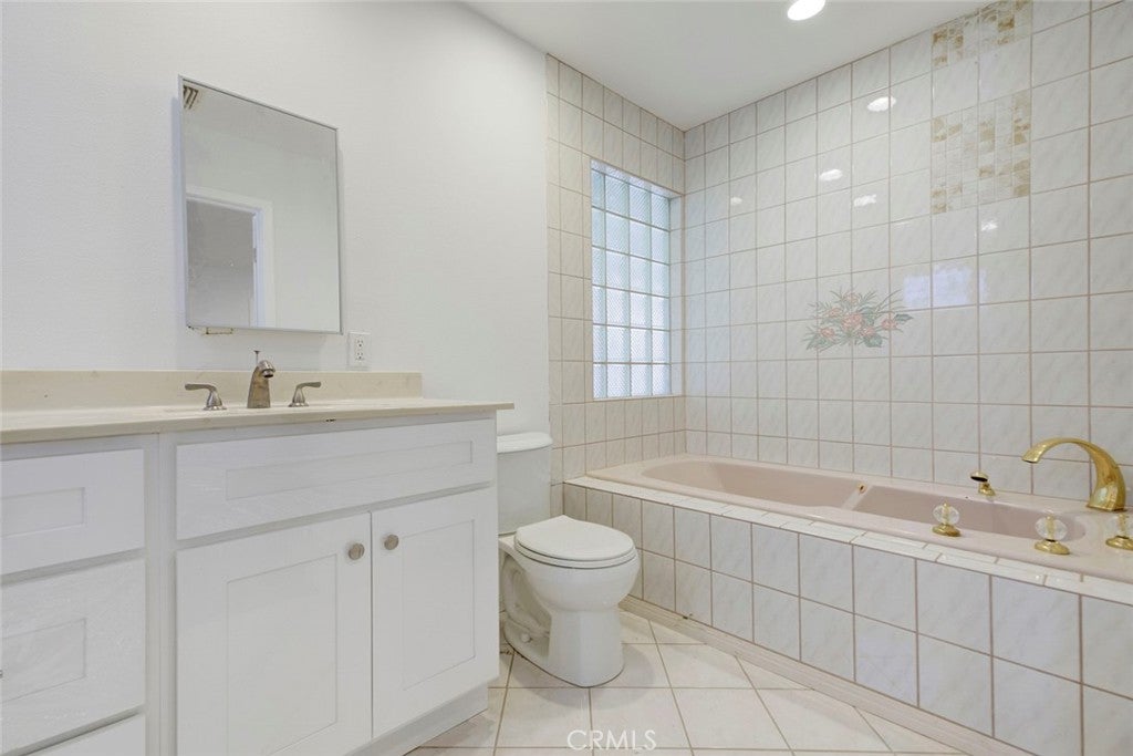 Chatsworth, California, 91311, United States, 3 Bedrooms Bedrooms, ,3 BathroomsBathrooms,Residential,For Sale,1998886