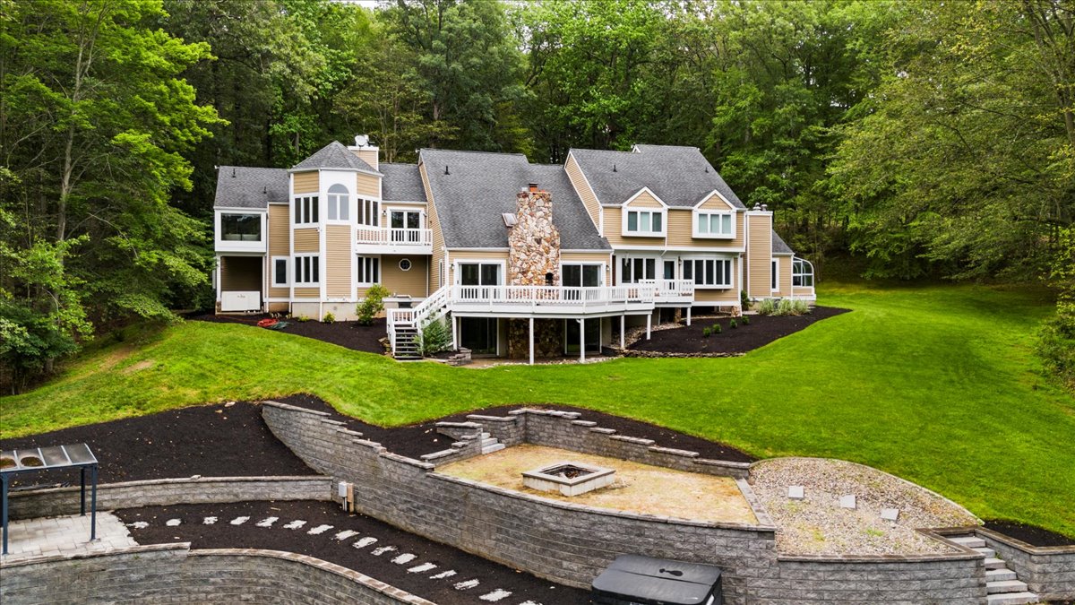 Bernardsville, New Jersey, 07924, United States, 5 Bedrooms Bedrooms, ,6 BathroomsBathrooms,Residential,For Sale,1981424