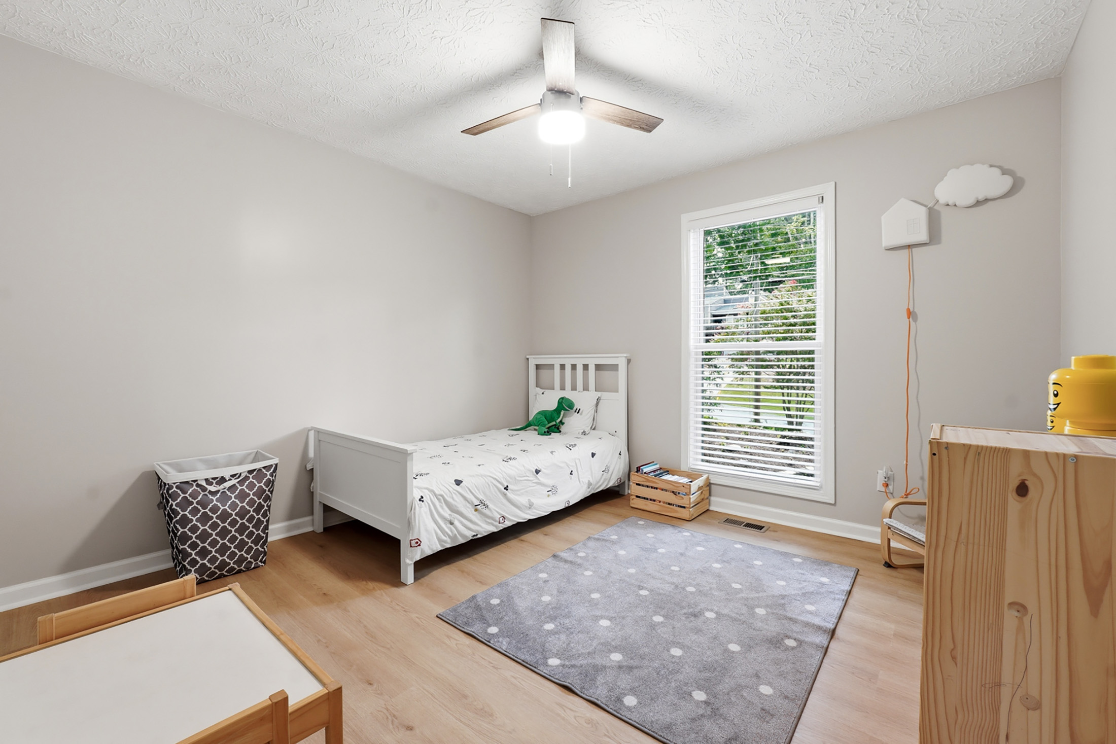  Lassiter HS Contemporary – Architectural Character Meets Thoughtful Renovation - 物件實景