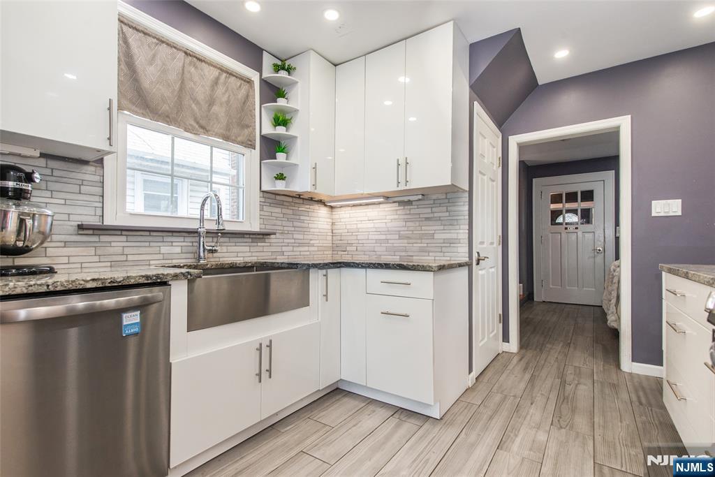 North Arlington, New Jersey, 07031, United States, 3 Bedrooms Bedrooms, ,2 BathroomsBathrooms,Residential,For Sale,1925684