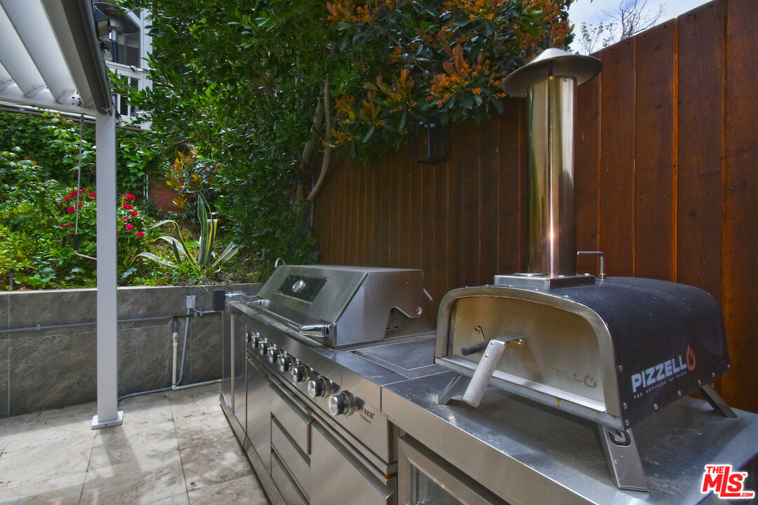 Sherman Oaks, California, 91403, United States, 4 Bedrooms Bedrooms, ,4 BathroomsBathrooms,Residential,For Sale,1794454